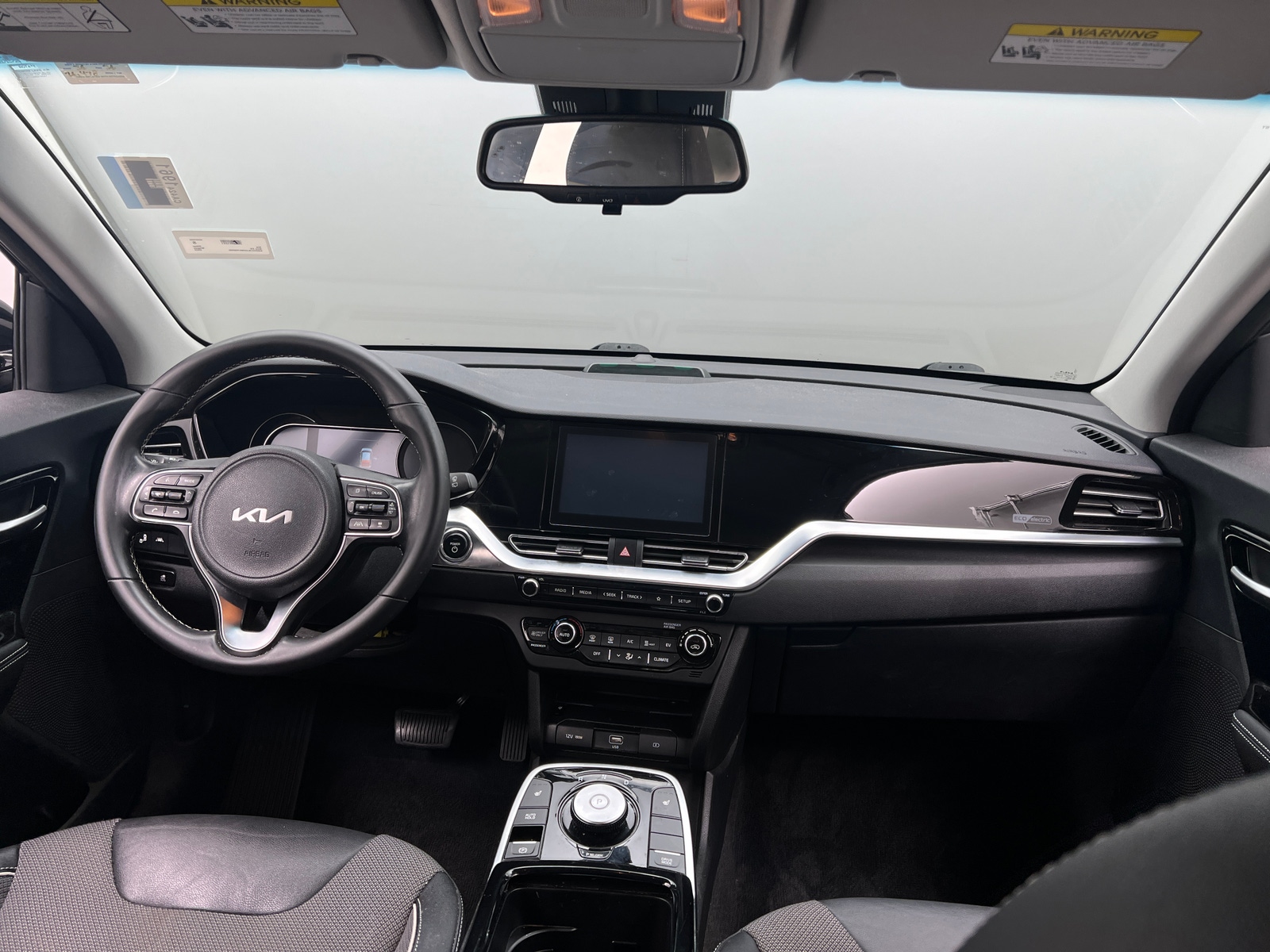 Thumbnail: 2022 Kia Niro - 3