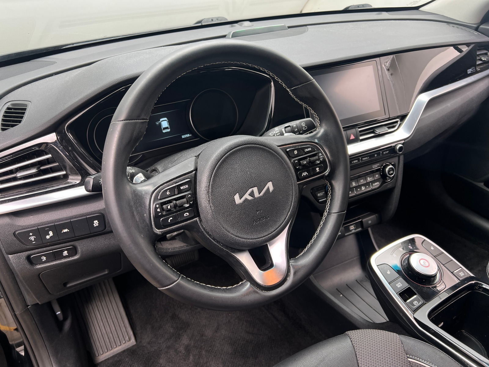 Thumbnail: 2022 Kia Niro - 5