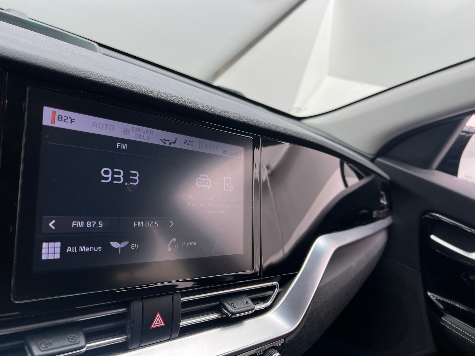 Thumbnail: 2022 Kia Niro - 4