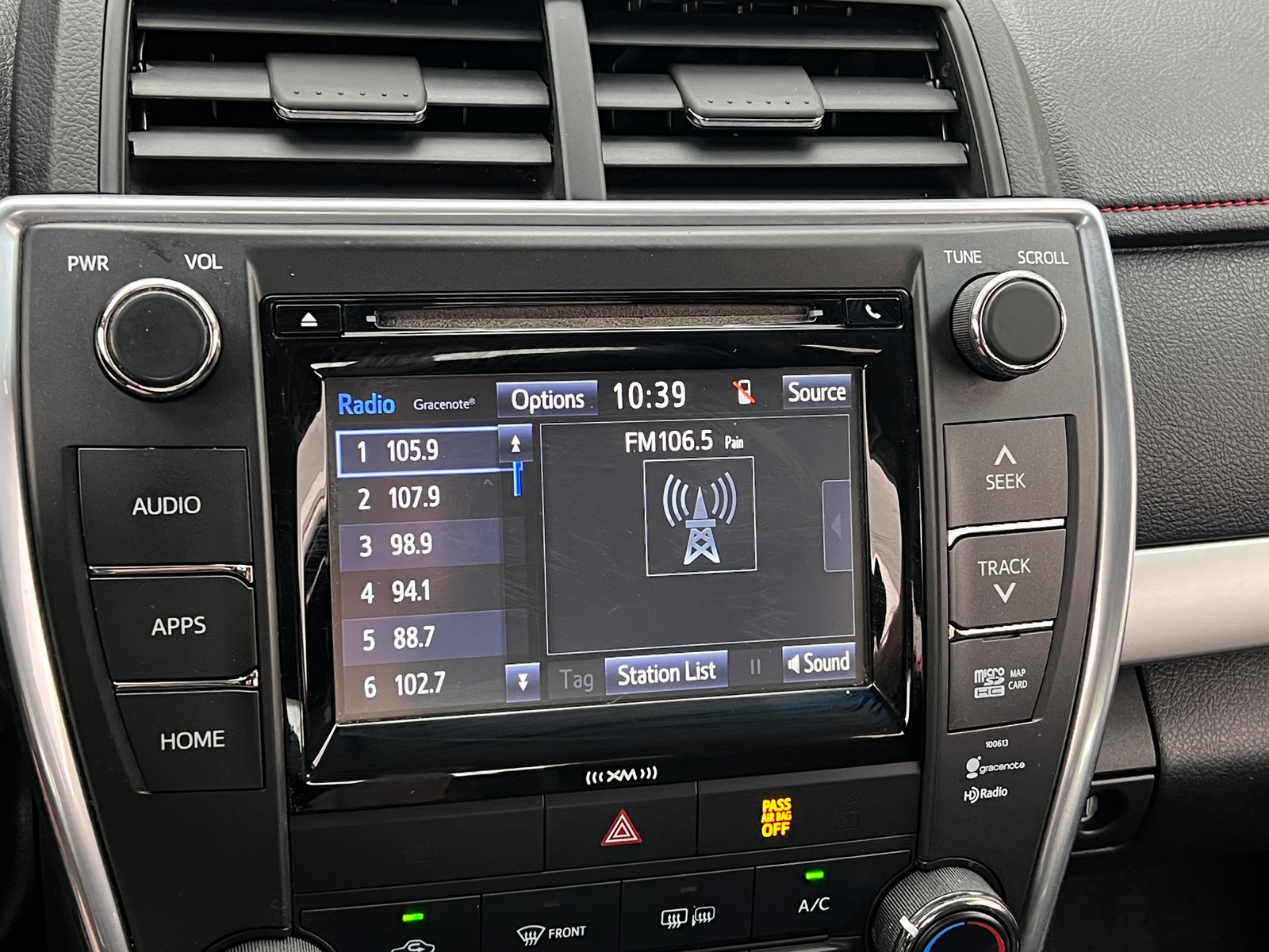 Thumbnail: 2016 Toyota Camry - 4