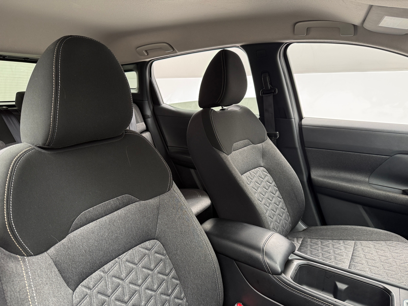 Thumbnail: 2025 Nissan Kicks - 2