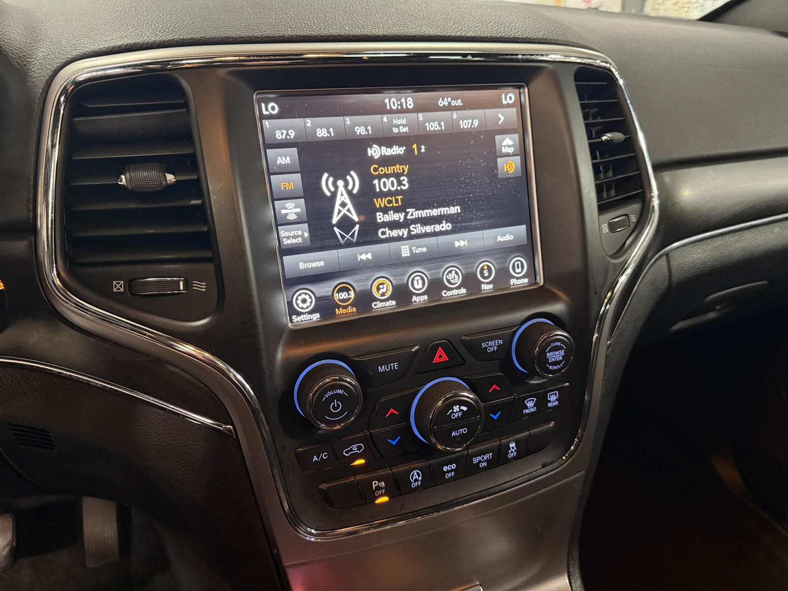 Thumbnail: 2018 Jeep Grand Cherokee - 3