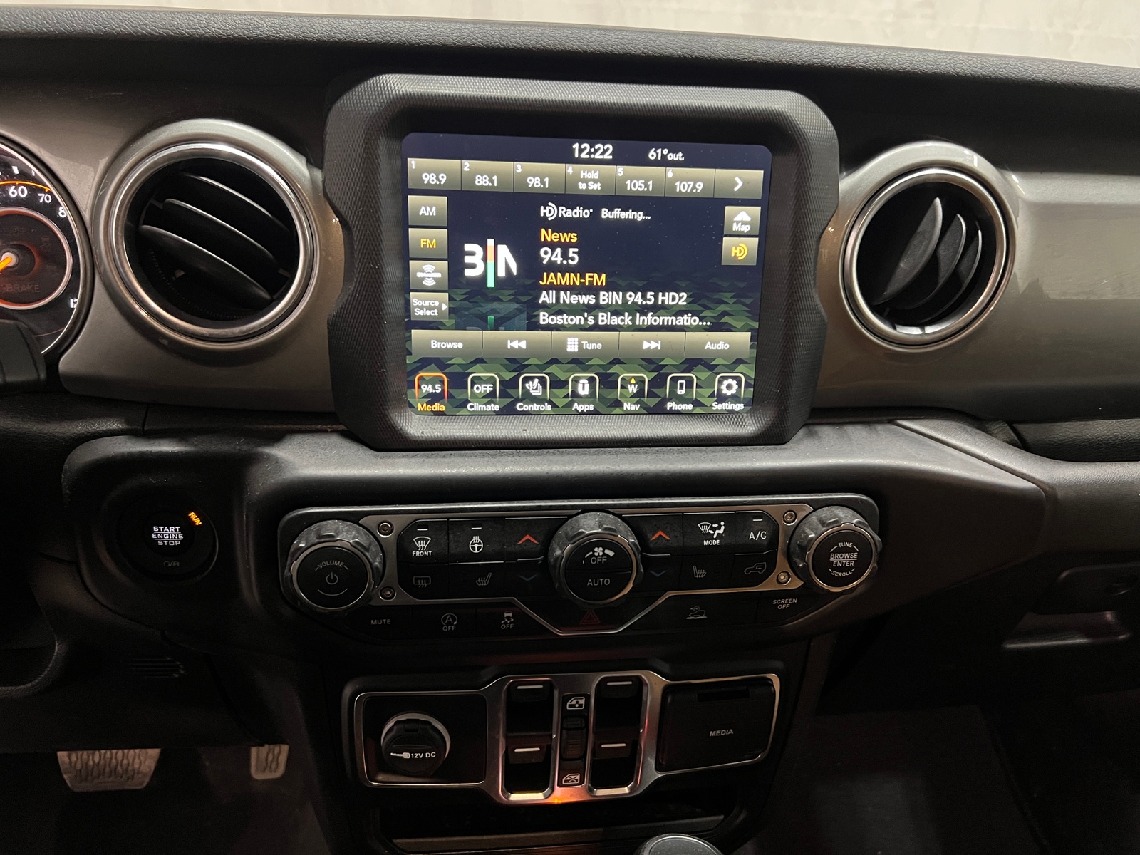 Thumbnail: 2020 Jeep Gladiator - 4