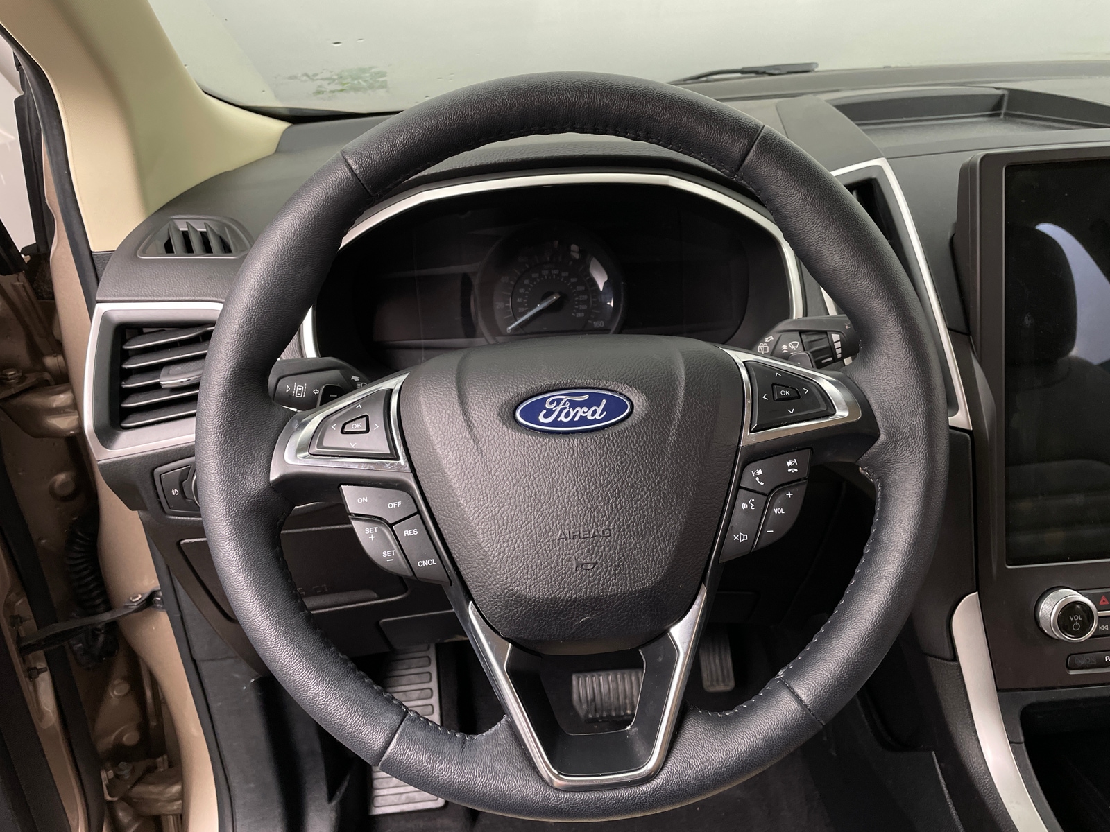 Thumbnail: 2021 Ford Edge - 4