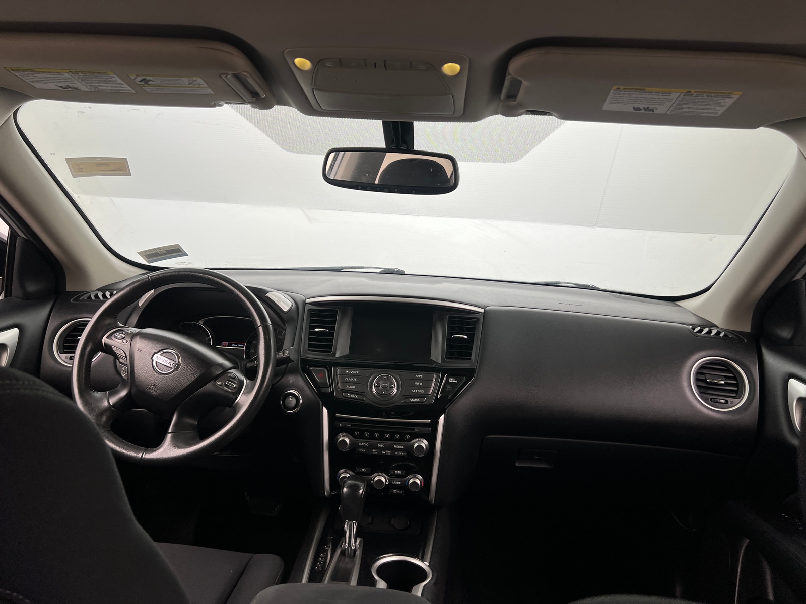 Thumbnail: 2017 Nissan Pathfinder - 3