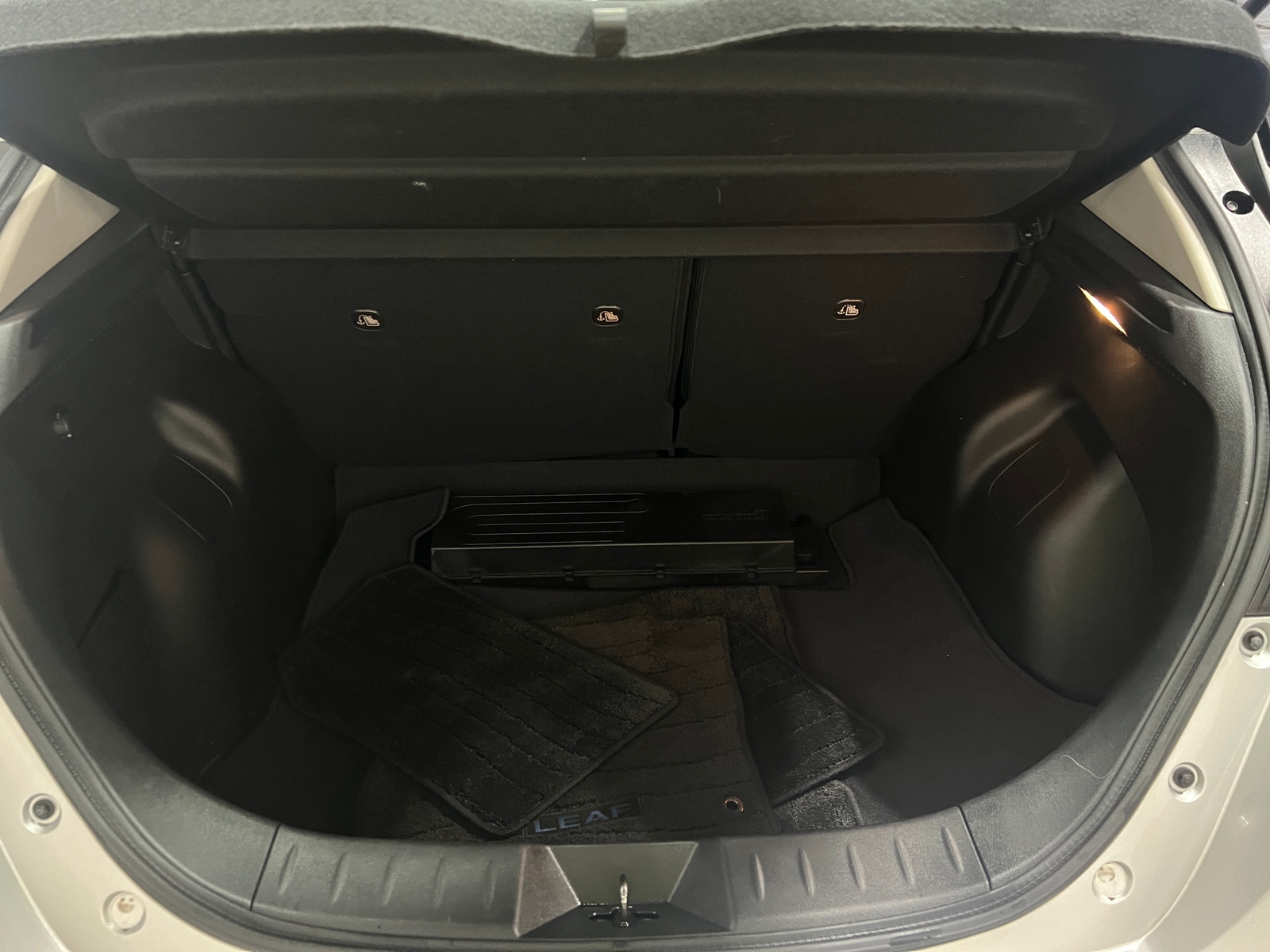 Thumbnail: 2022 Nissan Leaf - 6