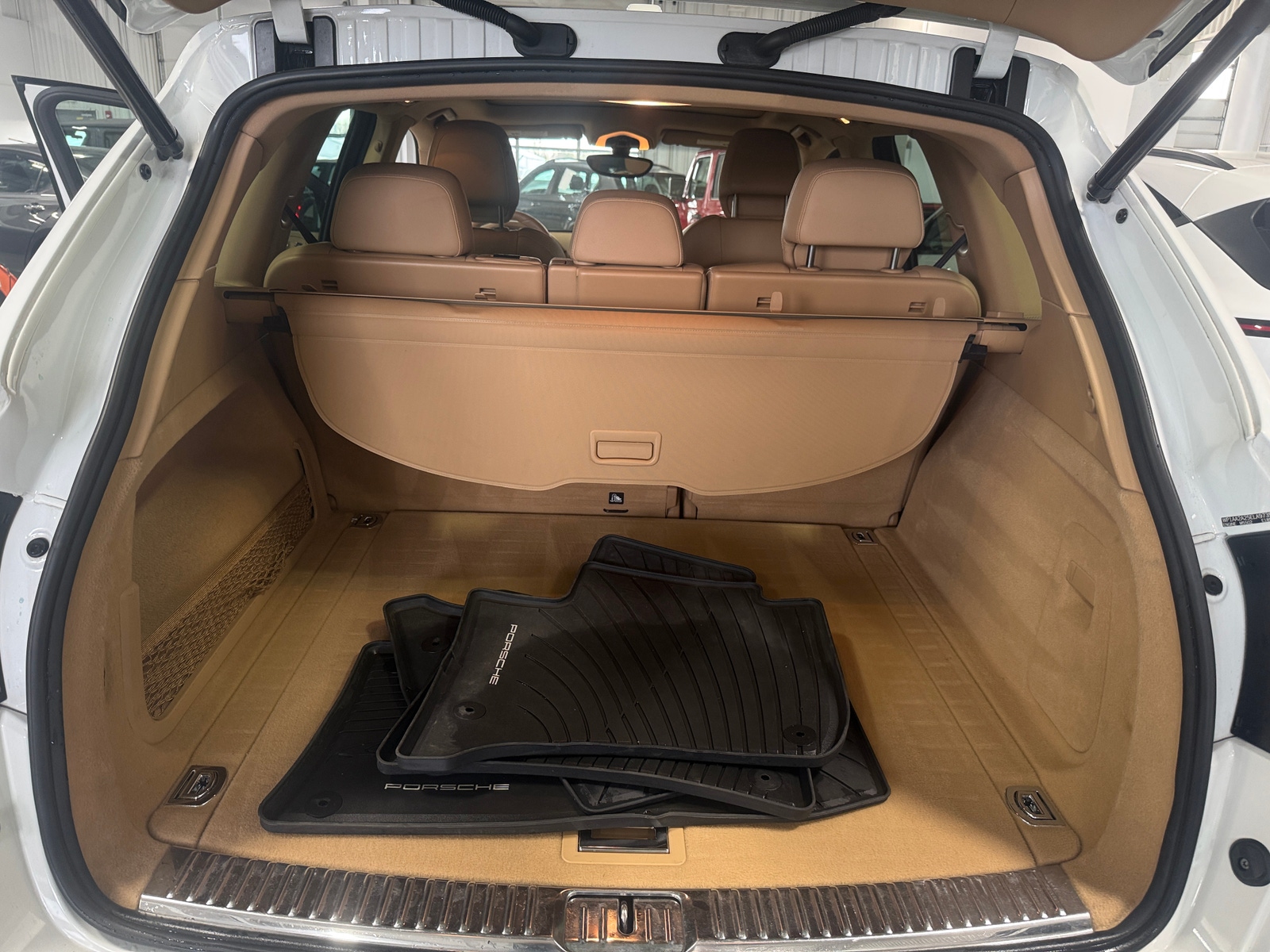 Thumbnail: 2014 Porsche Cayenne - 6