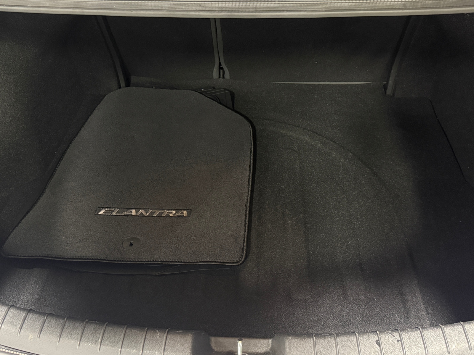 Thumbnail: 2018 Hyundai Elantra - 6