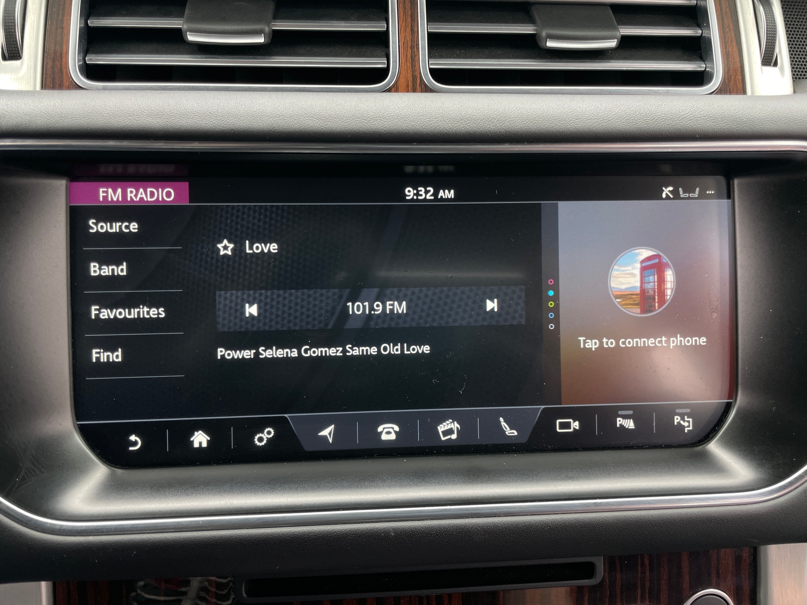 Thumbnail: 2017 Land Rover Range Rover - 3