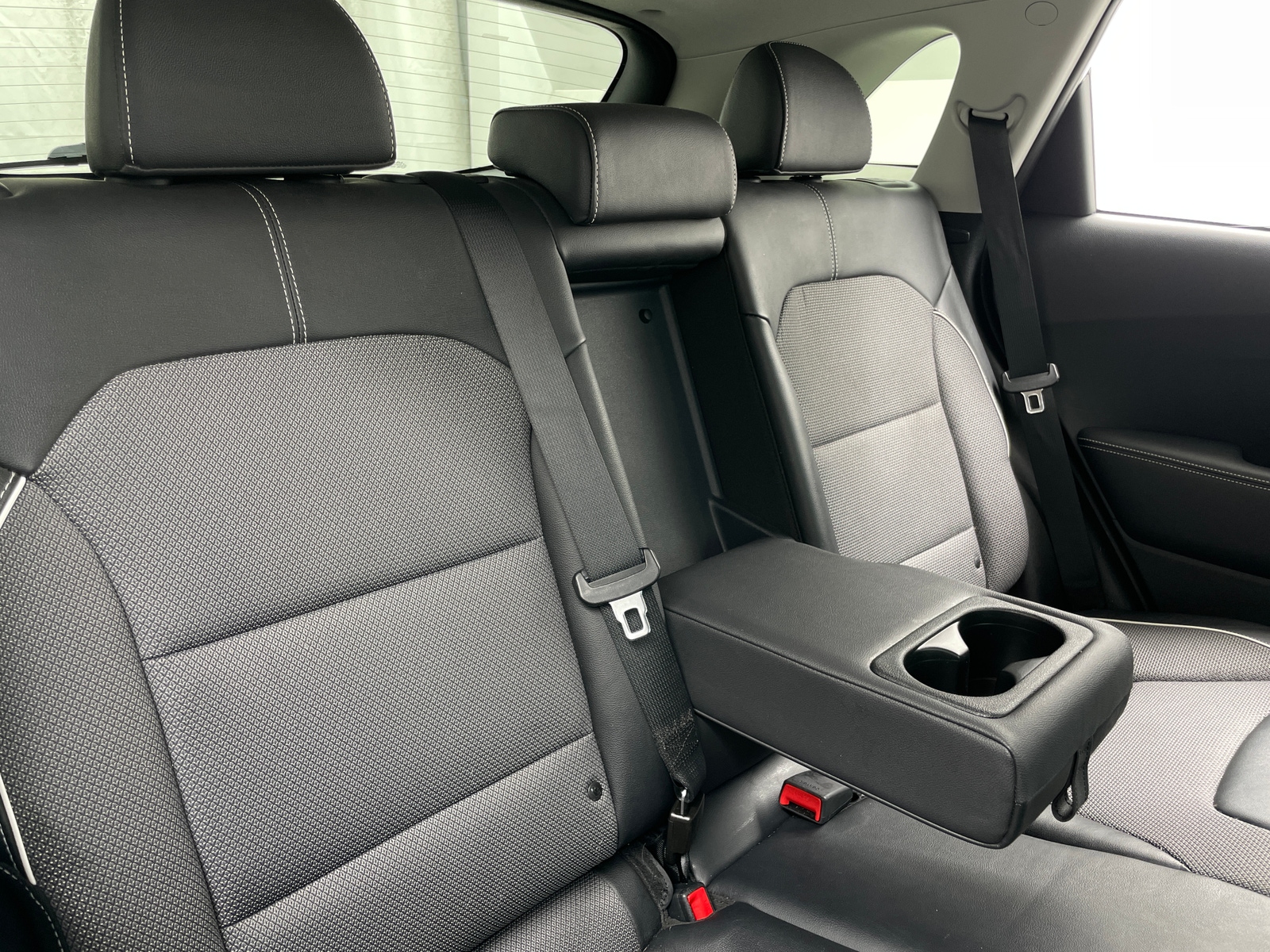 Thumbnail: 2021 Kia Niro - 6