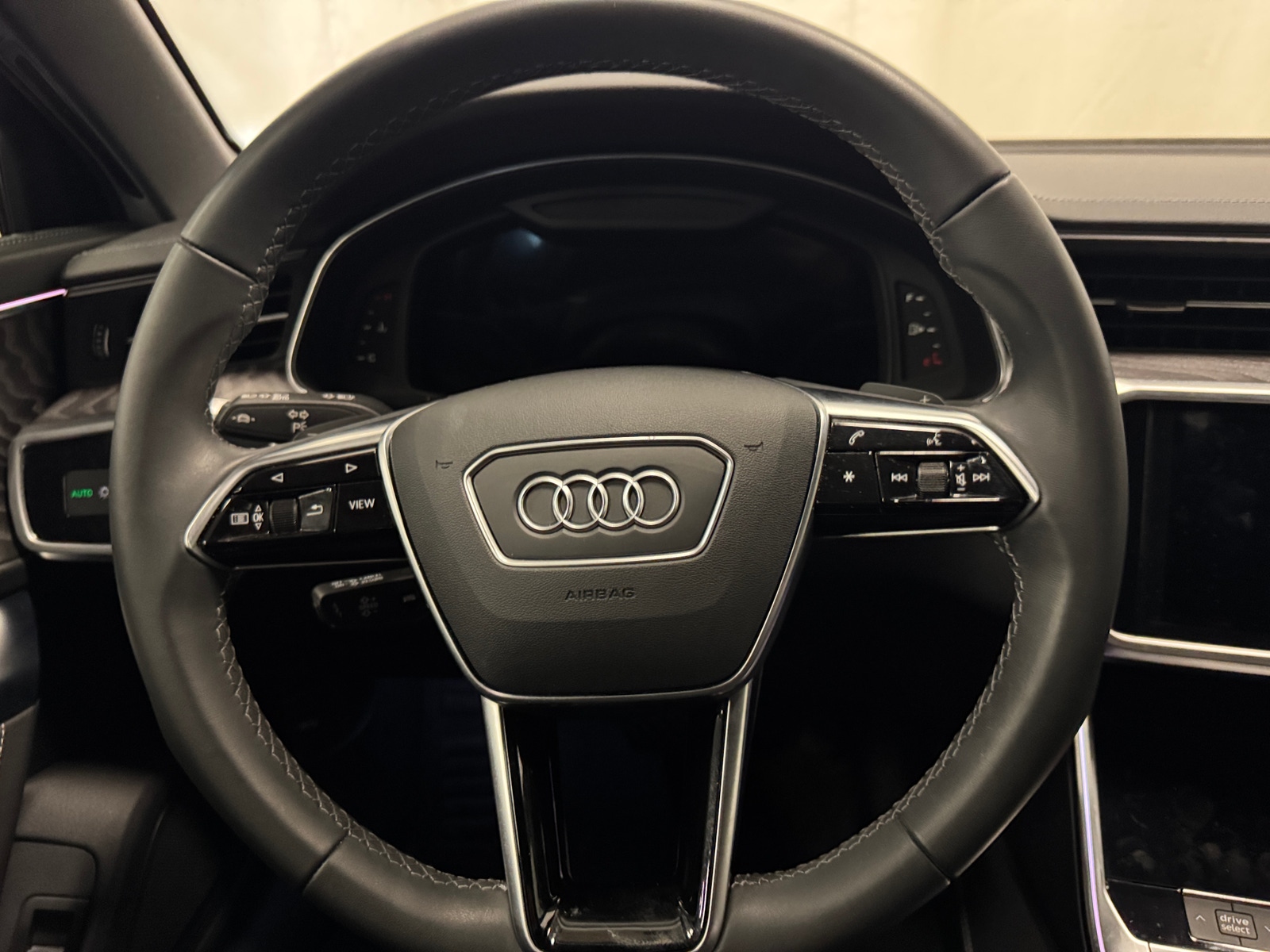 Thumbnail: 2025 Audi A6 - 4