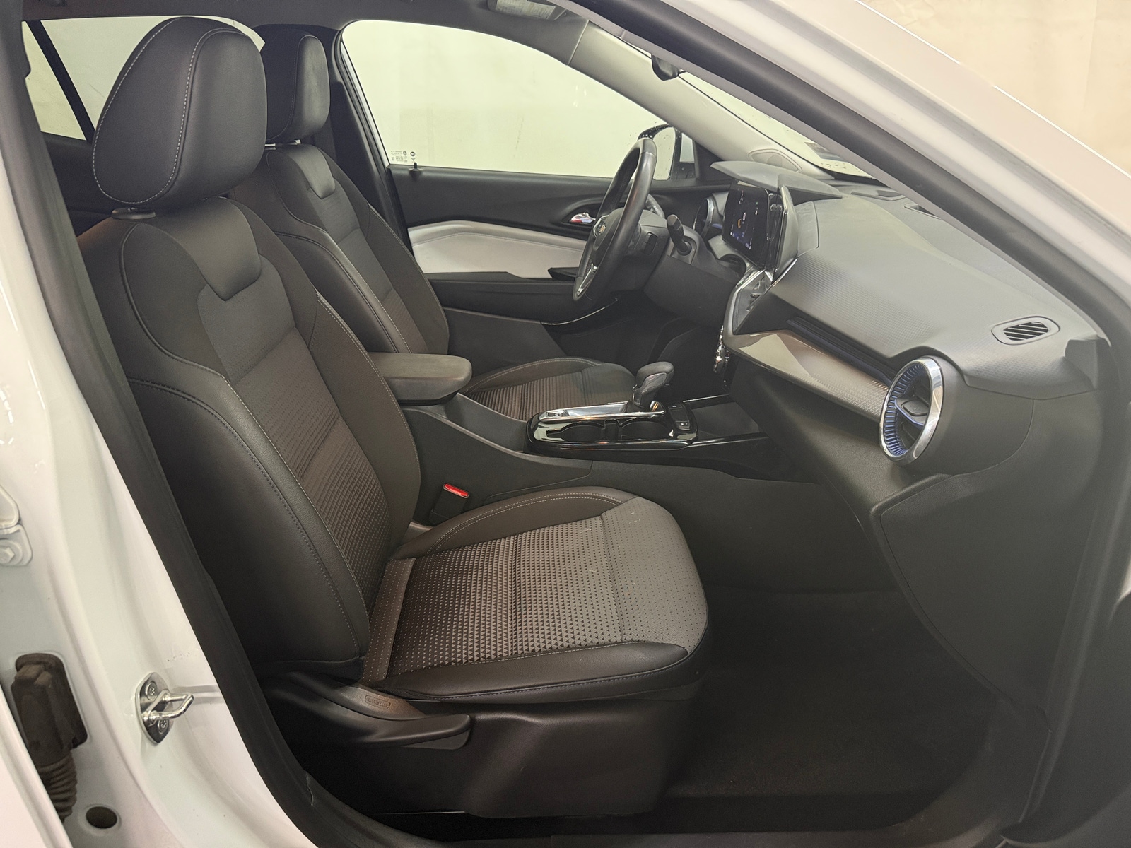 Thumbnail: 2024 Chevrolet Trax - 2