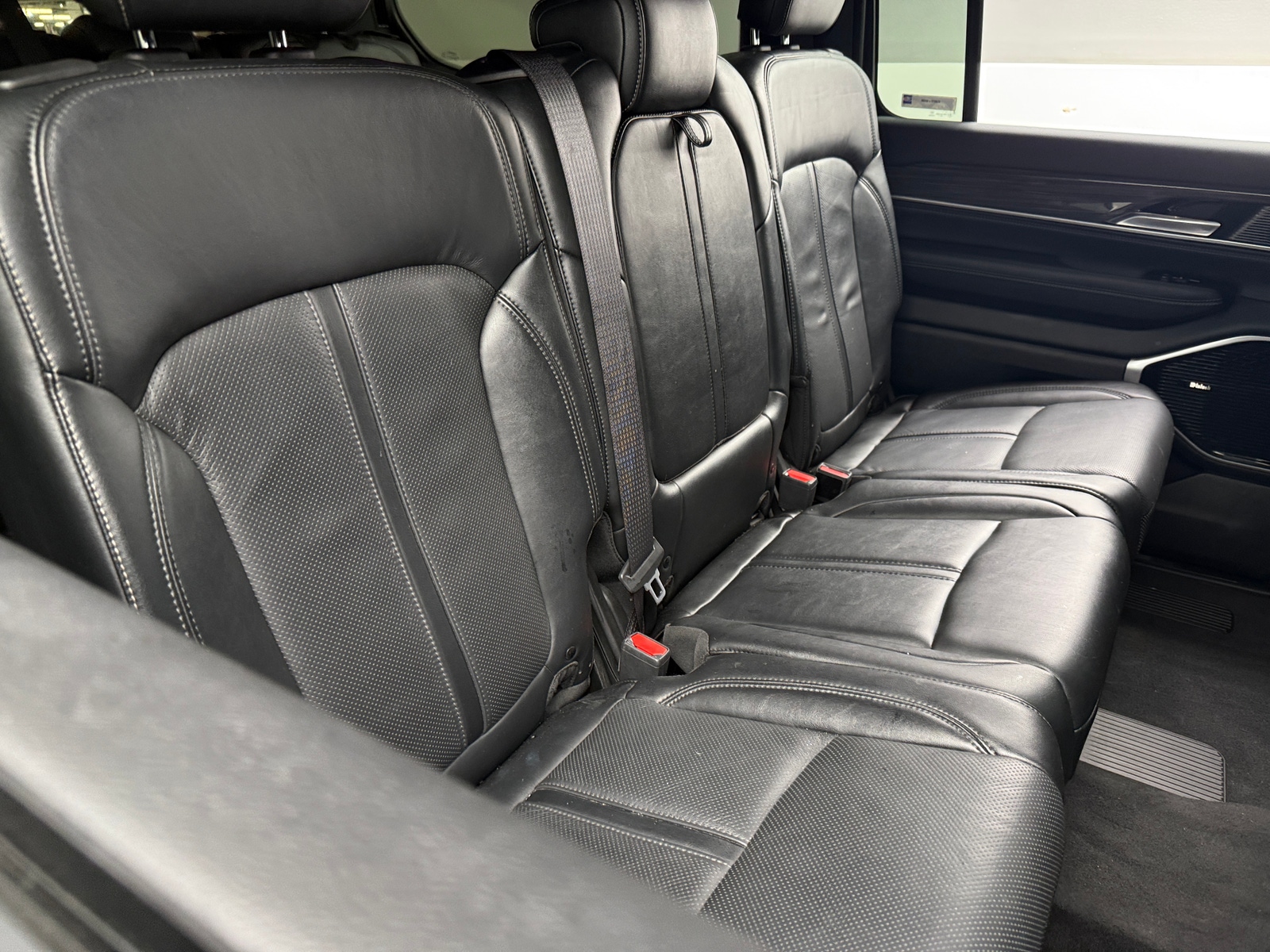 Thumbnail: 2022 Jeep Wagoneer - 5