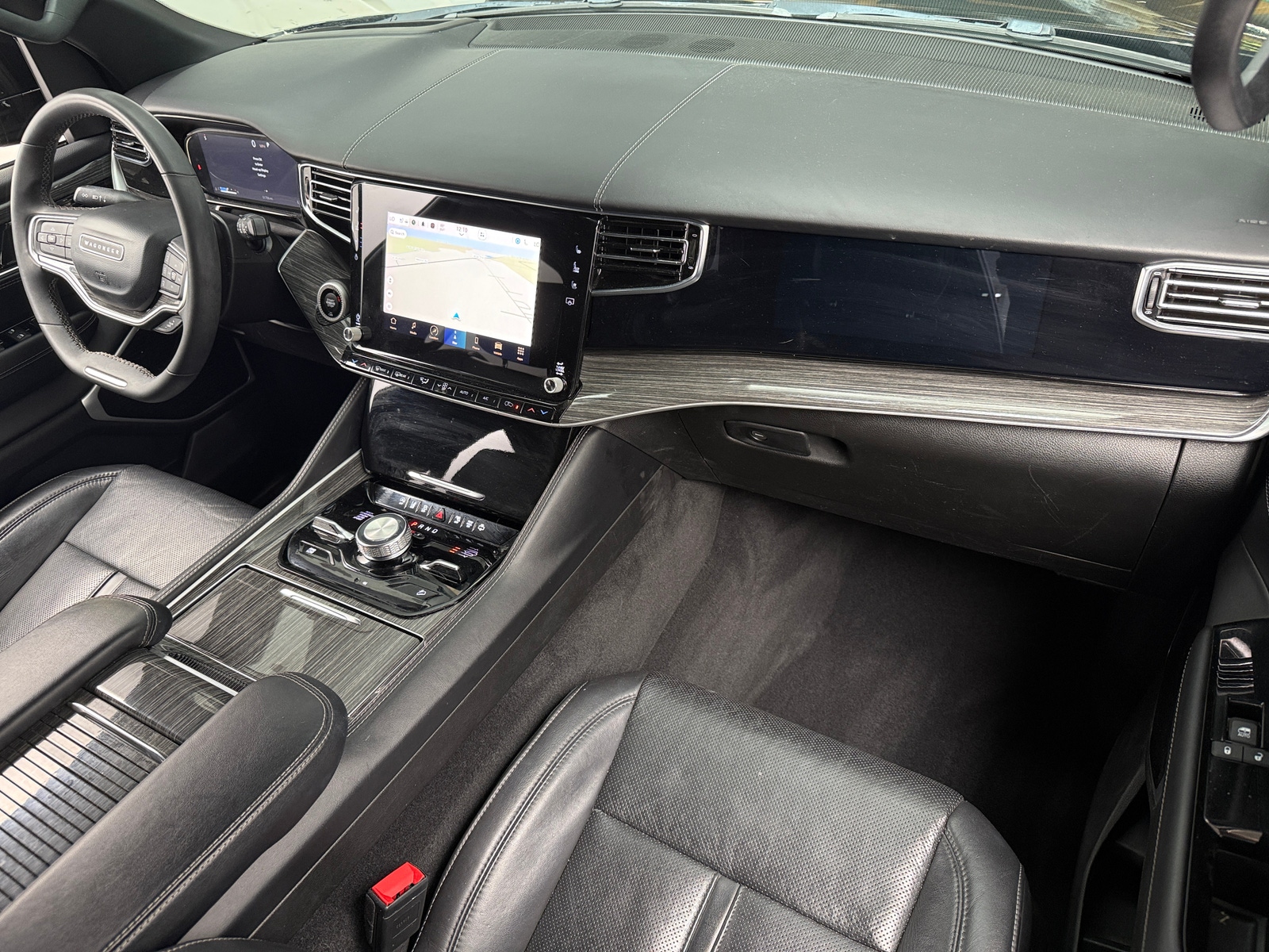 Thumbnail: 2022 Jeep Wagoneer - 2