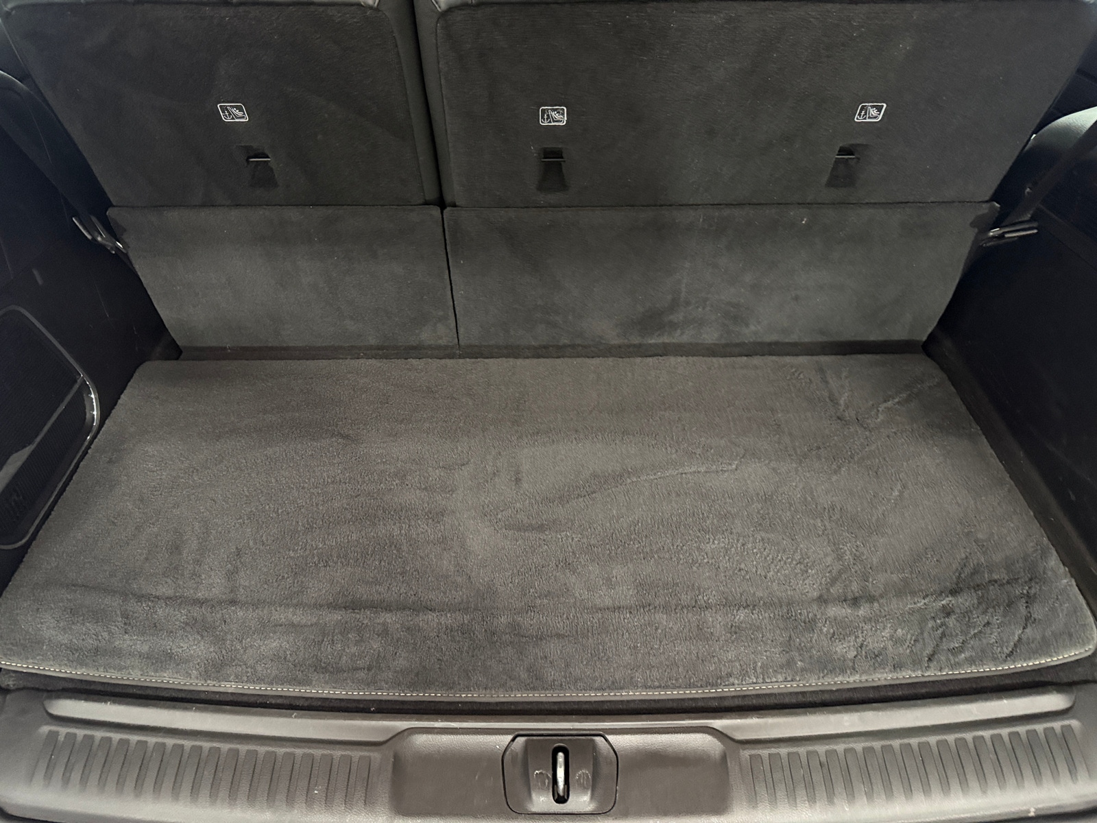 Thumbnail: 2022 Jeep Wagoneer - 6