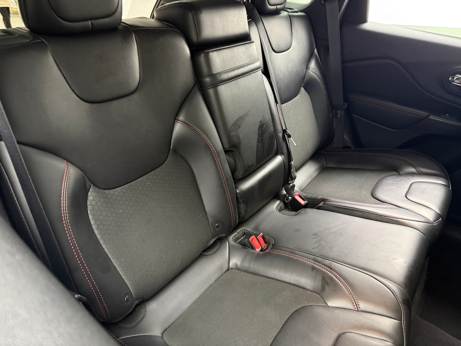 Thumbnail: 2019 Jeep Cherokee - 6