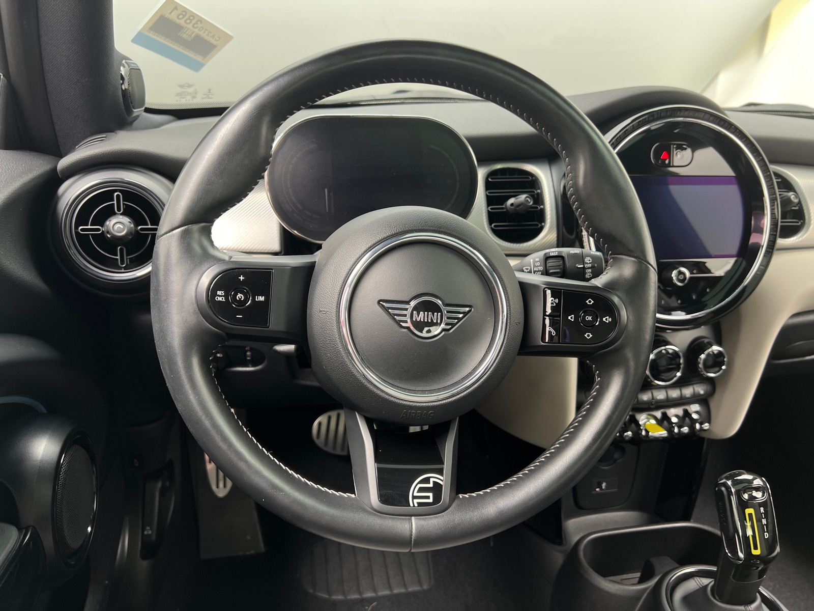 Thumbnail: 2022 MINI Cooper Hardtop - 3