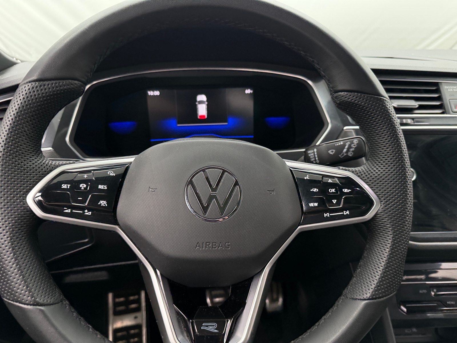 Thumbnail: 2022 Volkswagen Tiguan - 4