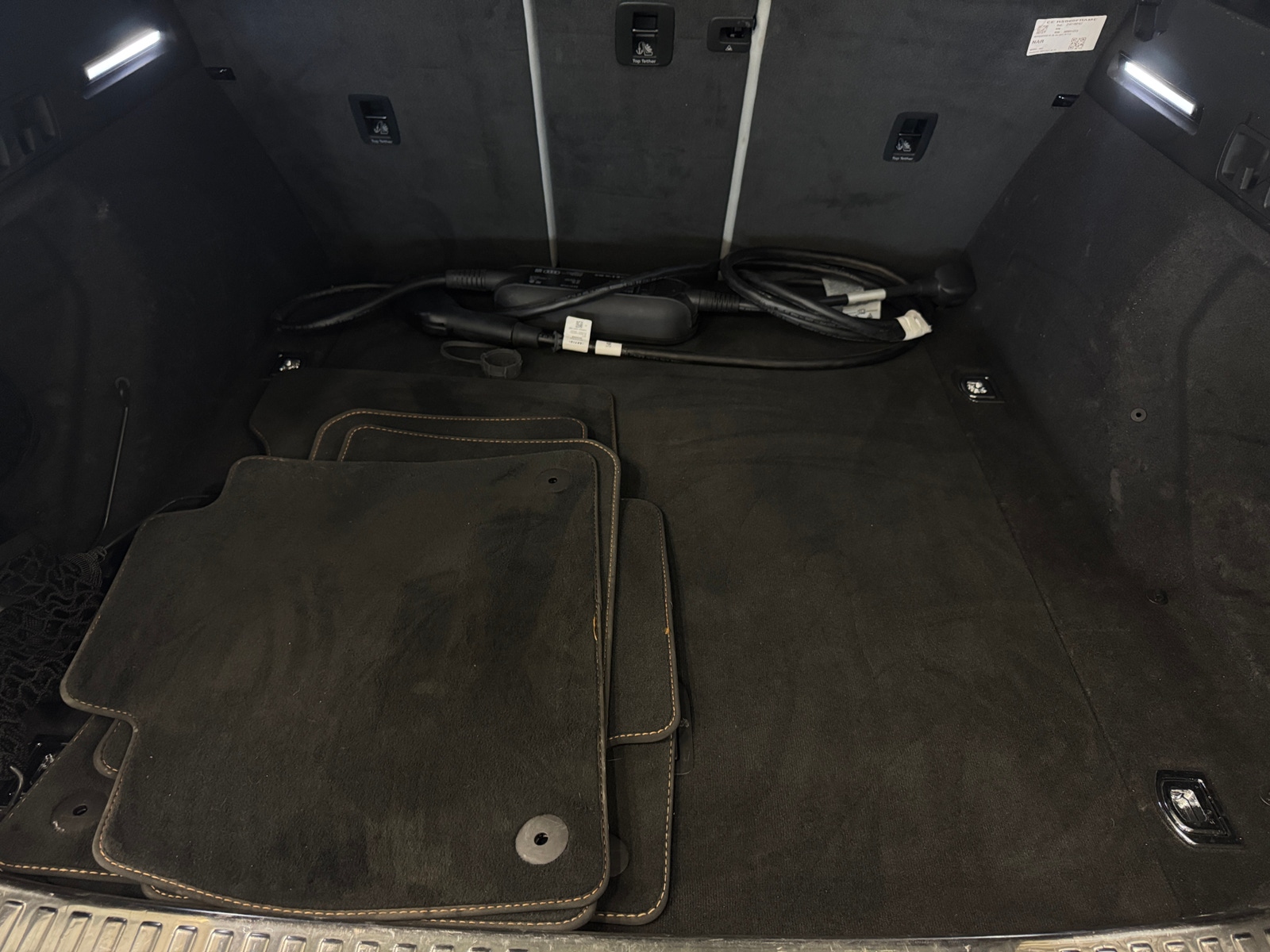 Thumbnail: 2022 Audi e-tron - 6