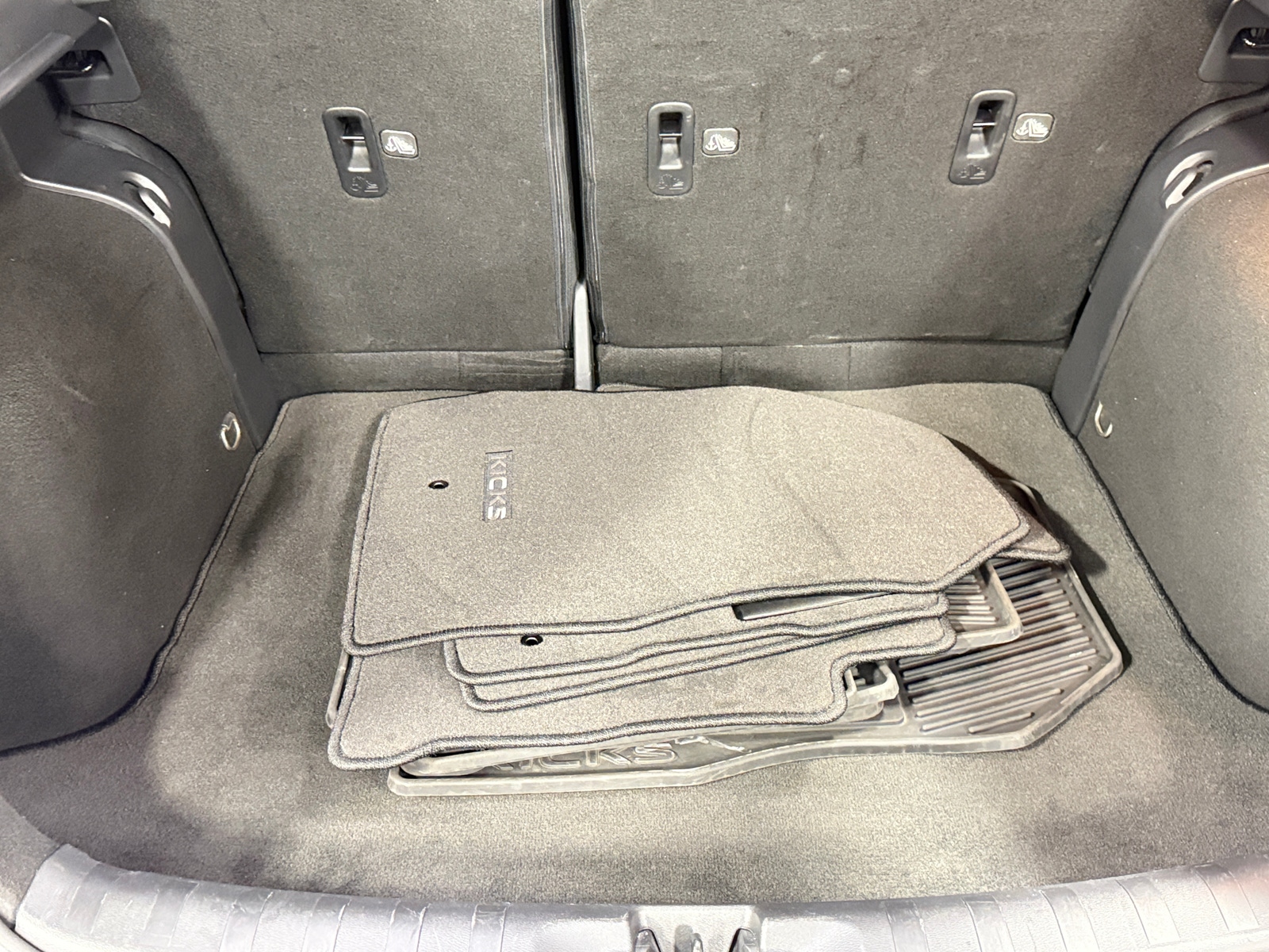 Thumbnail: 2021 Nissan Kicks - 7