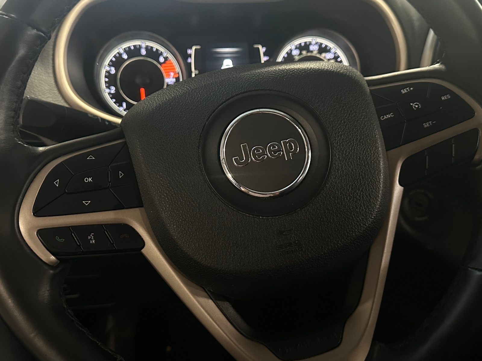 Thumbnail: 2018 Jeep Cherokee - 5