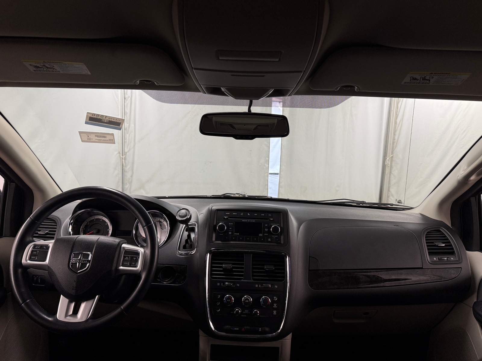 Thumbnail: 2016 Dodge Grand Caravan - 3