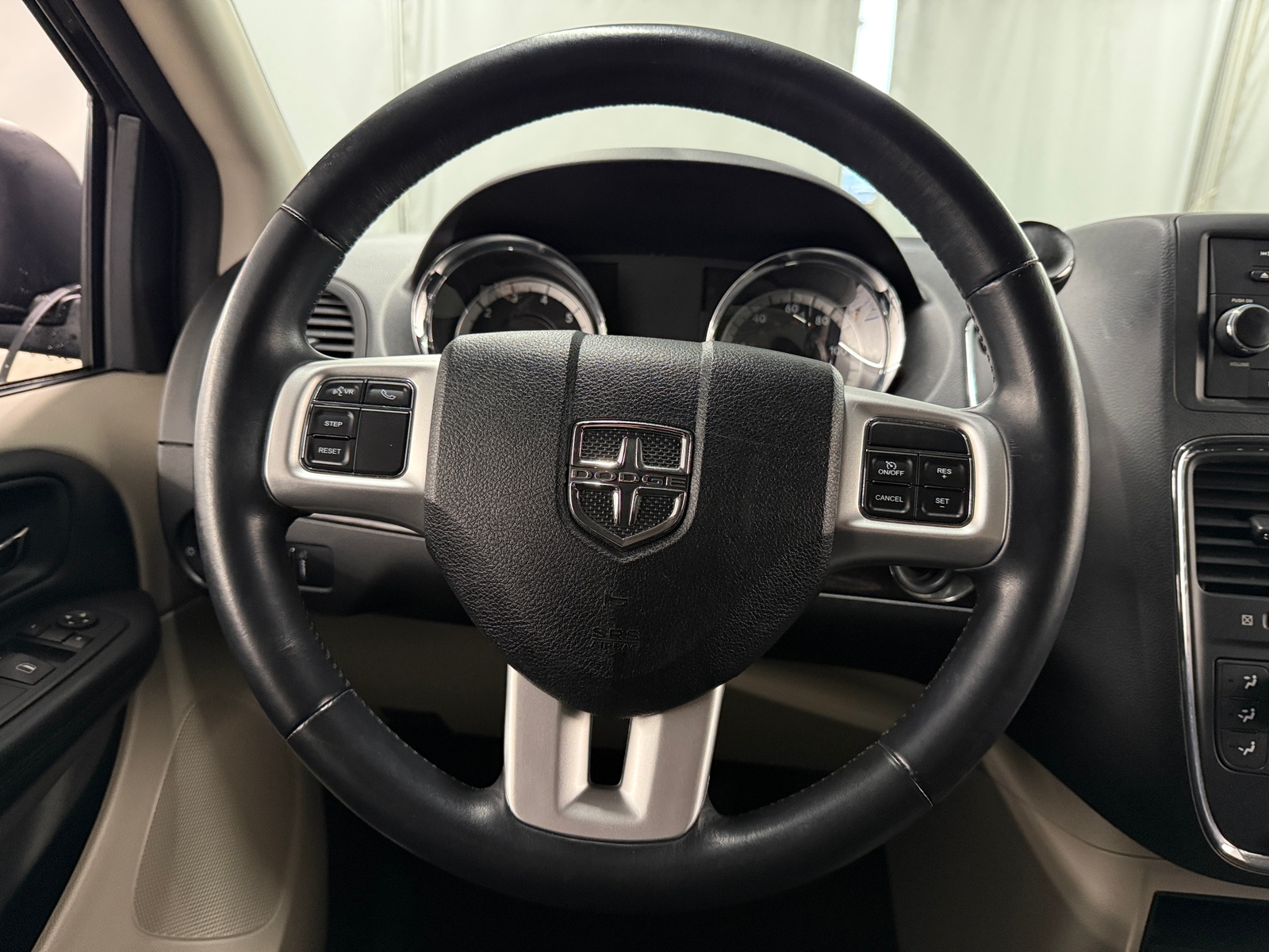 Thumbnail: 2016 Dodge Grand Caravan - 5