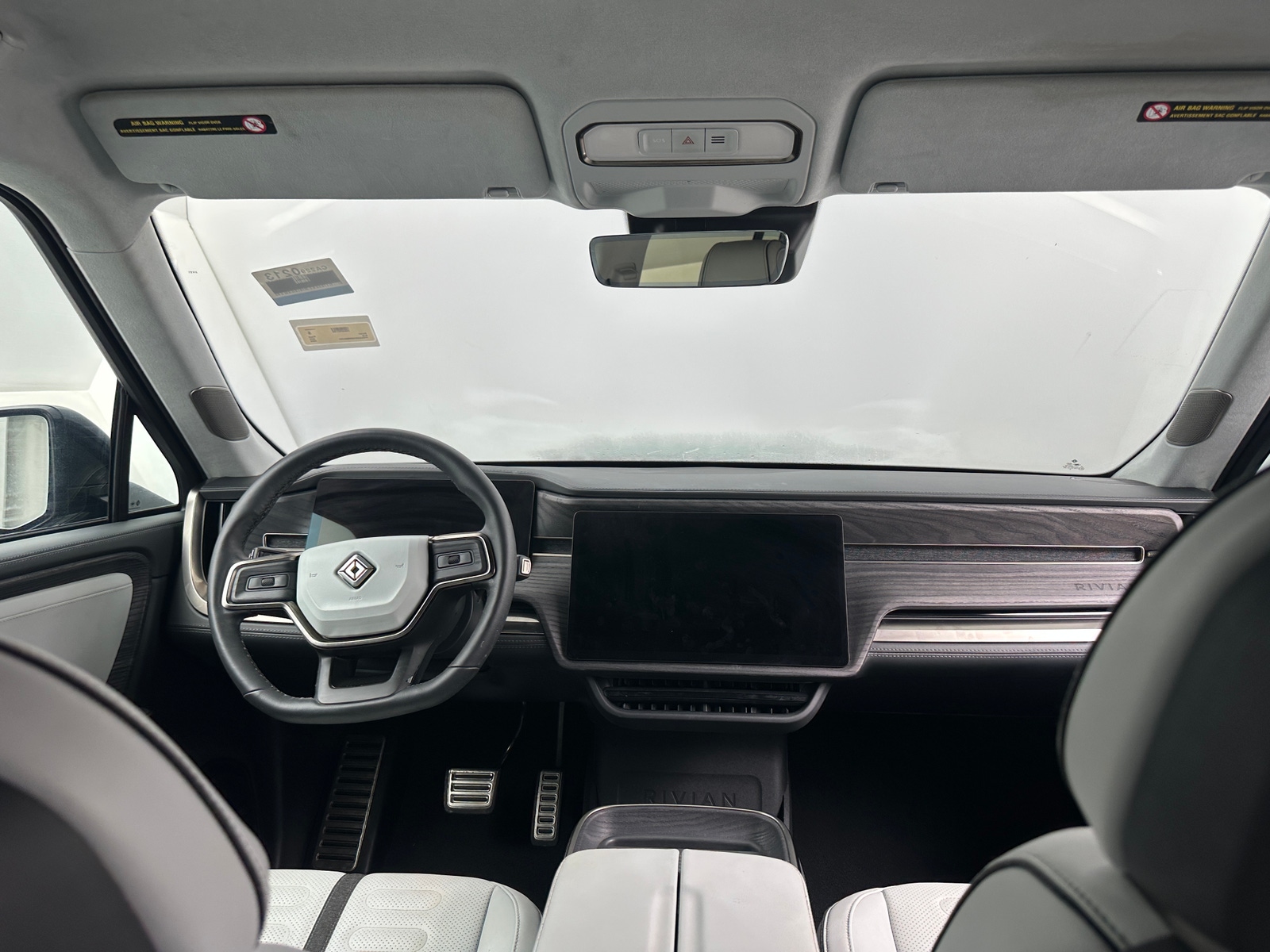 Thumbnail: 2024 Rivian R1S - 2