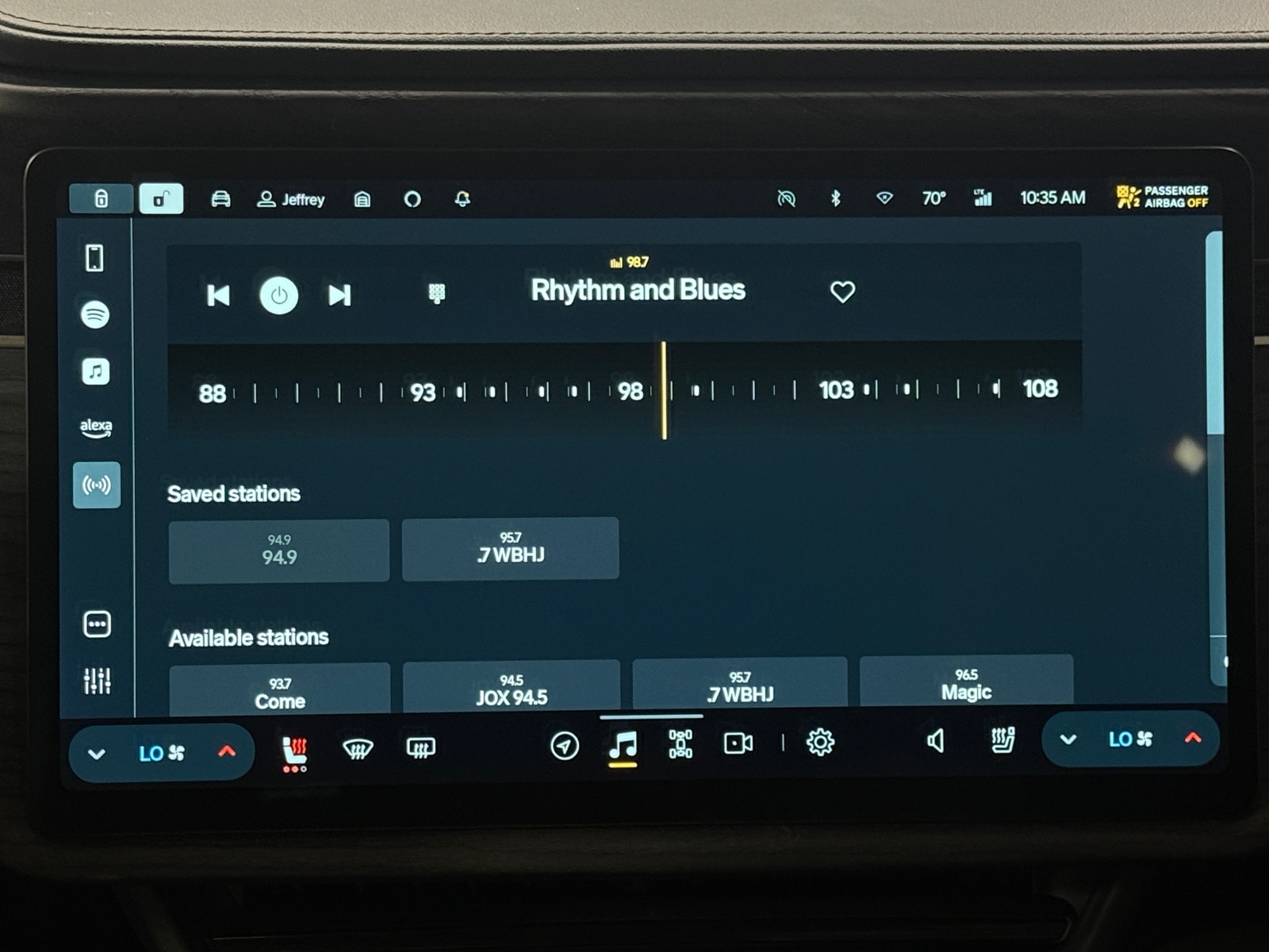 Thumbnail: 2024 Rivian R1S - 3