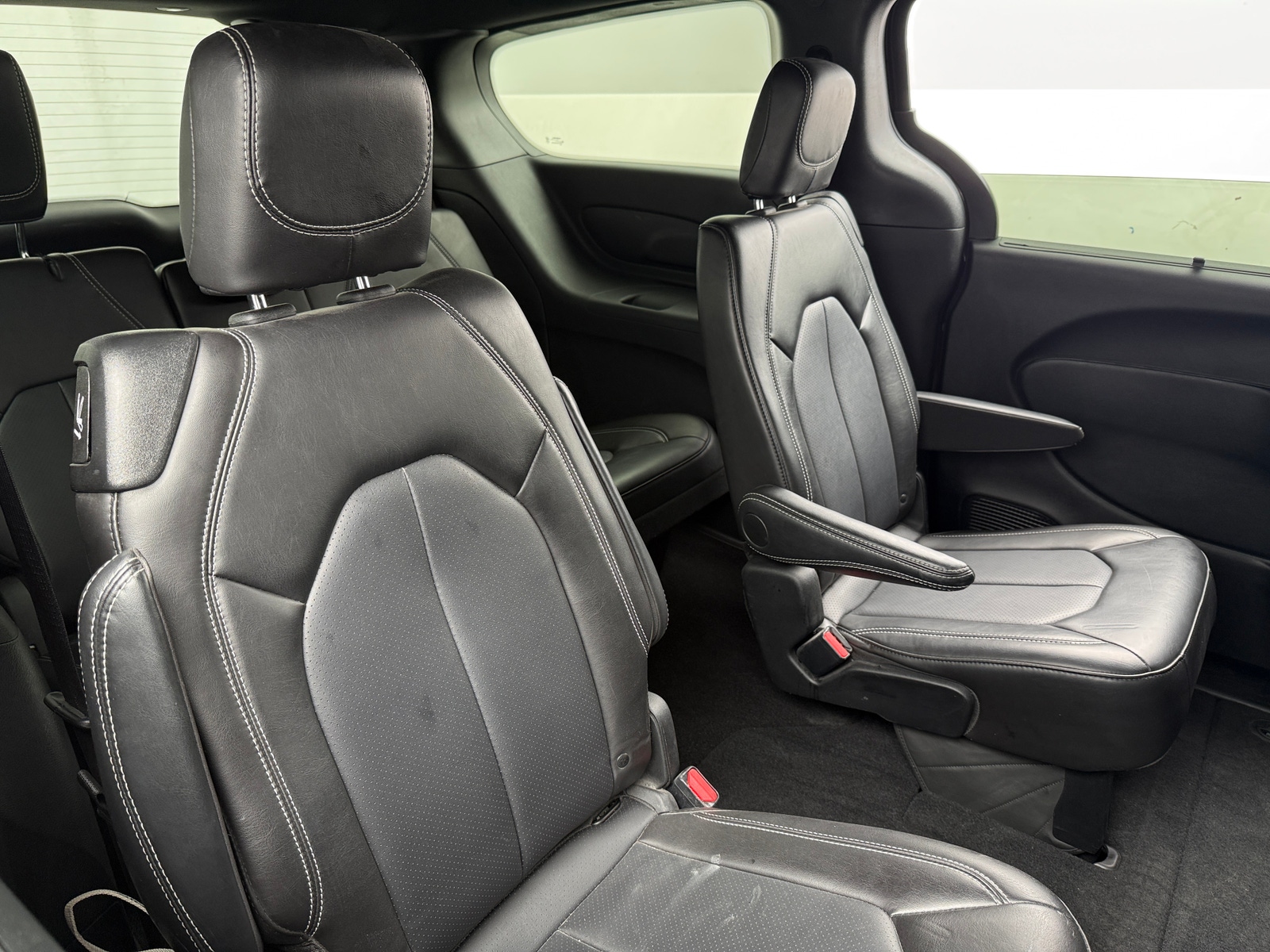 Thumbnail: 2025 Chrysler Pacifica - 5