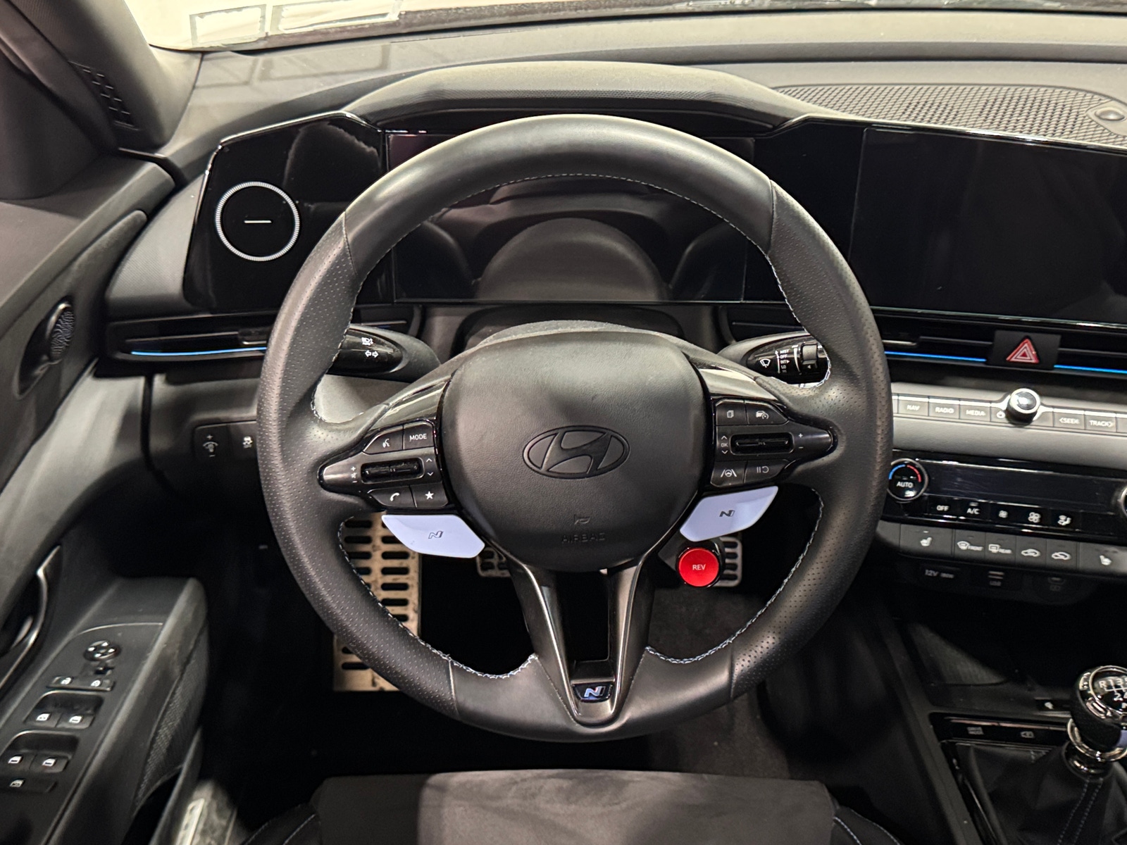 Thumbnail: 2024 Hyundai Elantra - 4