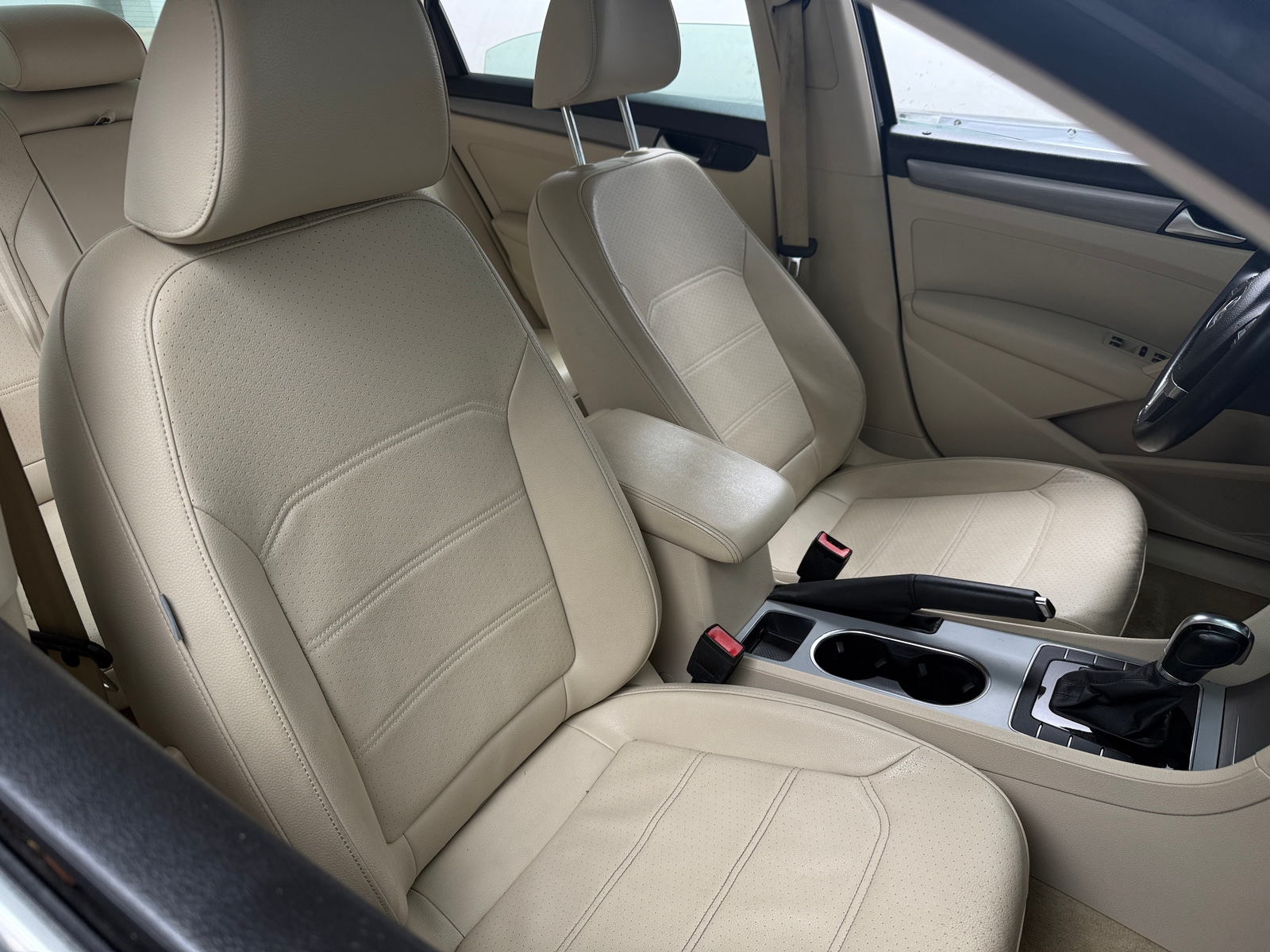 Thumbnail: 2014 Volkswagen Passat - 2