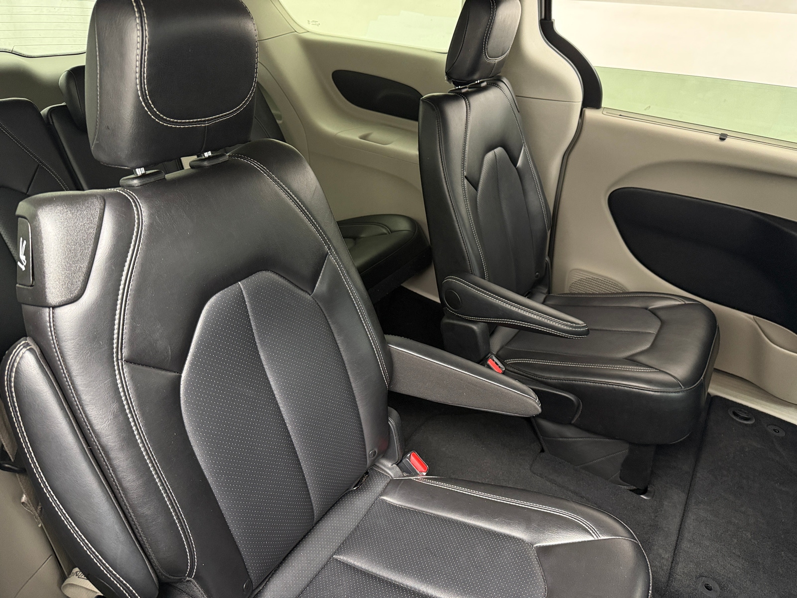 Thumbnail: 2024 Chrysler Pacifica - 5