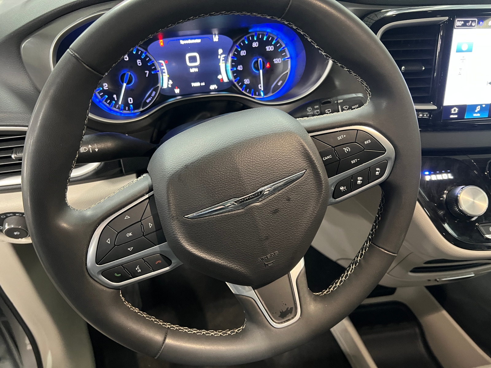 Thumbnail: 2024 Chrysler Pacifica - 4