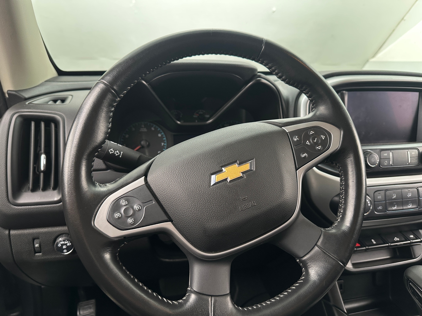 Thumbnail: 2022 Chevrolet Colorado - 5