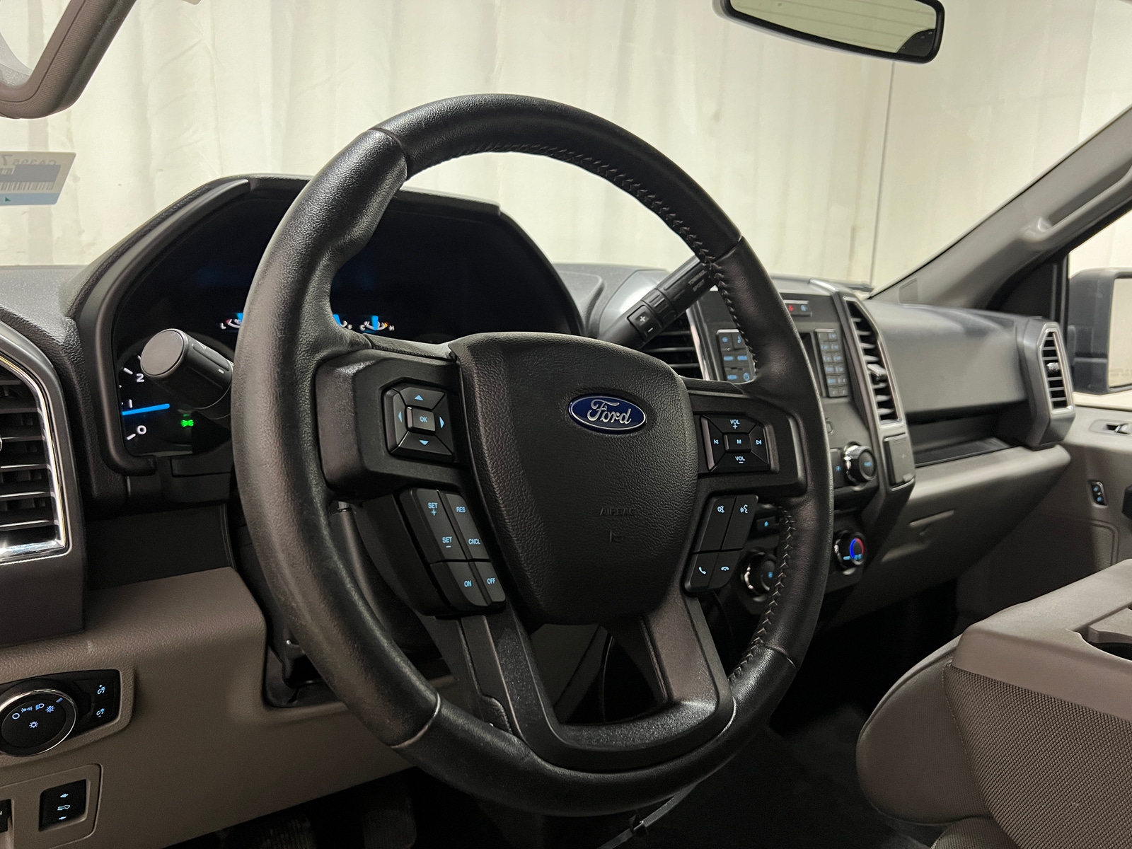 Thumbnail: 2017 Ford Econoline - 5