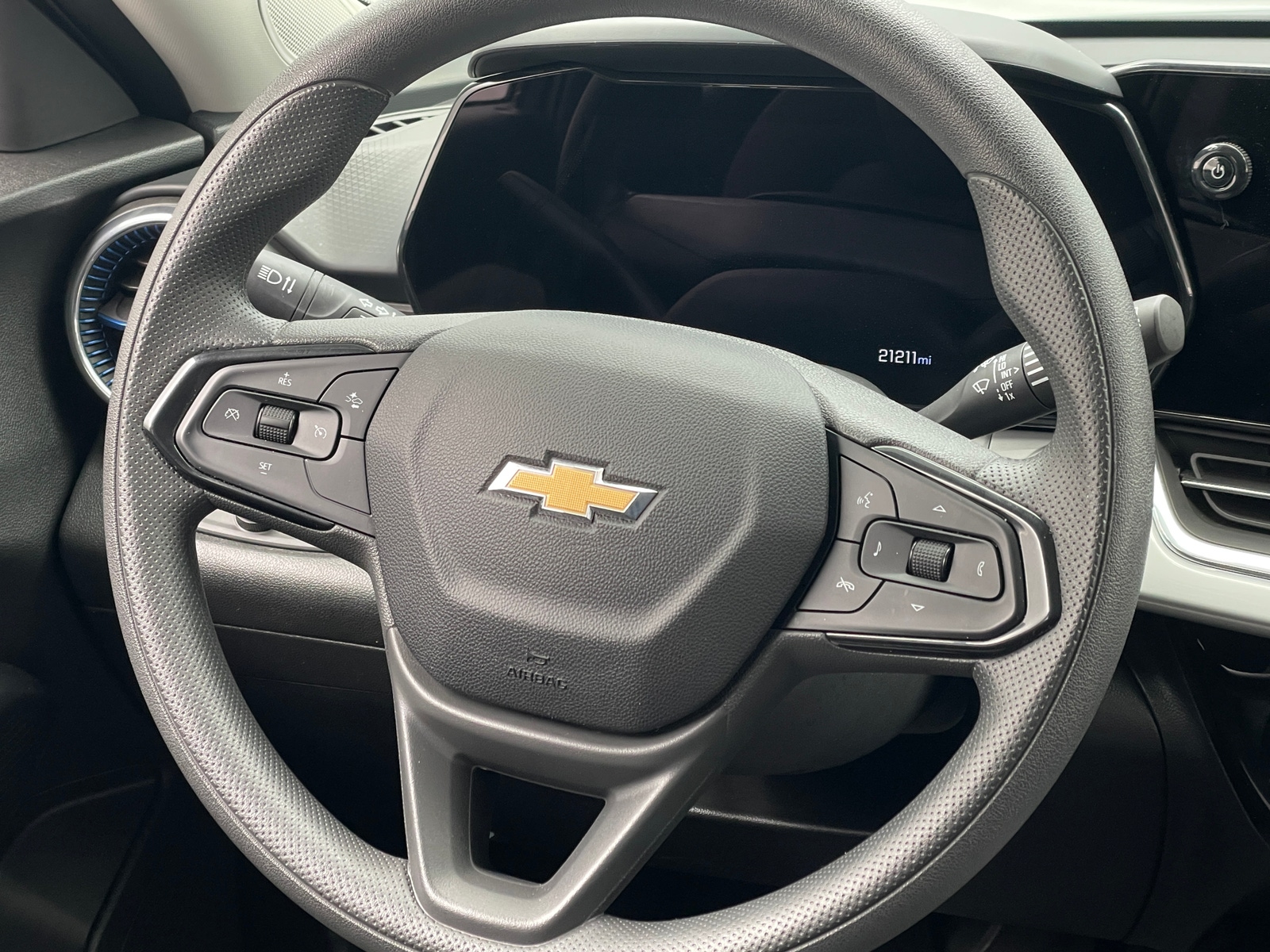 Thumbnail: 2025 Chevrolet Trax - 5