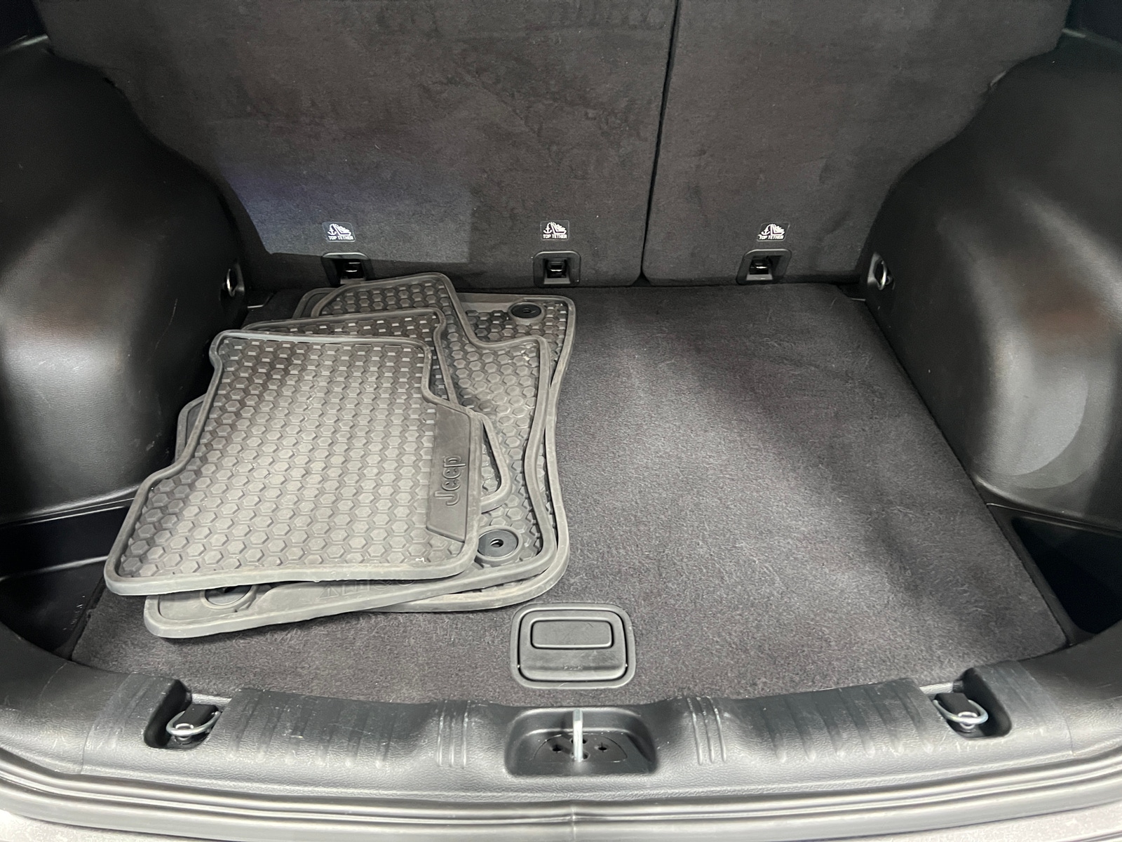 Thumbnail: 2022 Jeep Compass - 7