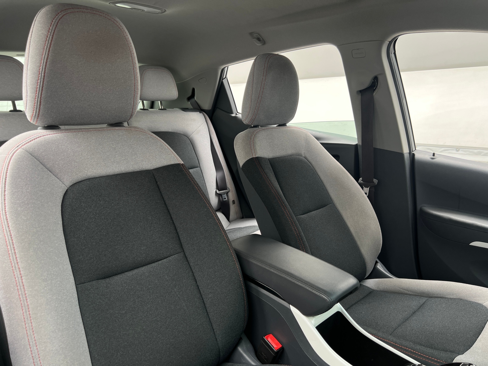 Thumbnail: 2017 Chevrolet Bolt EV - 2