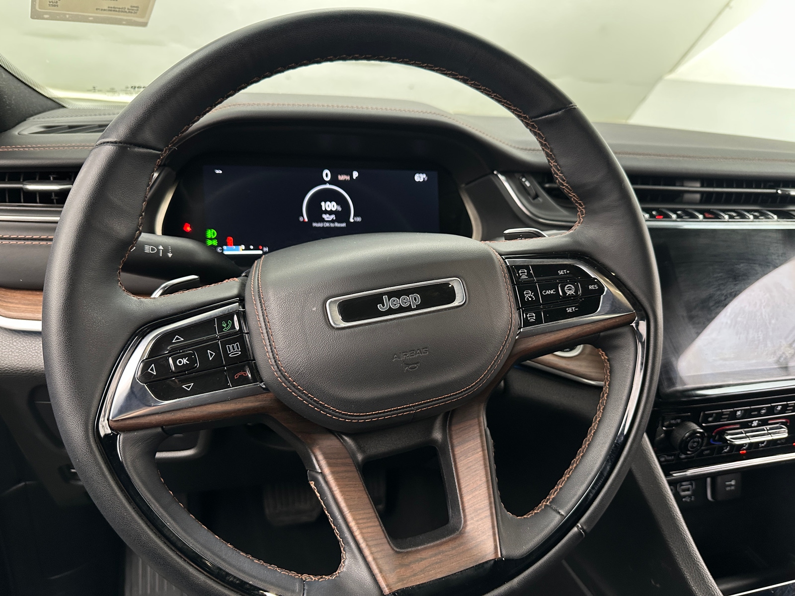 Thumbnail: 2022 Jeep Grand Cherokee - 4