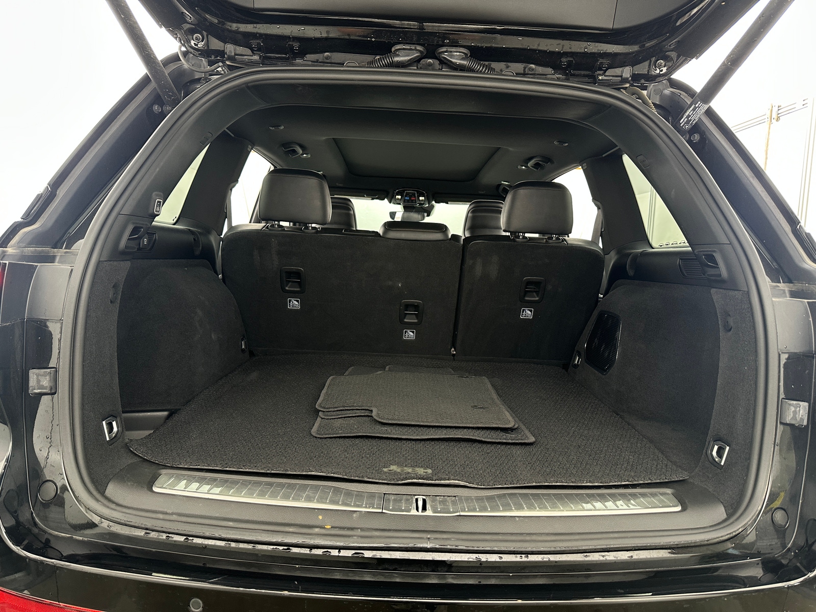 Thumbnail: 2022 Jeep Grand Cherokee - 6