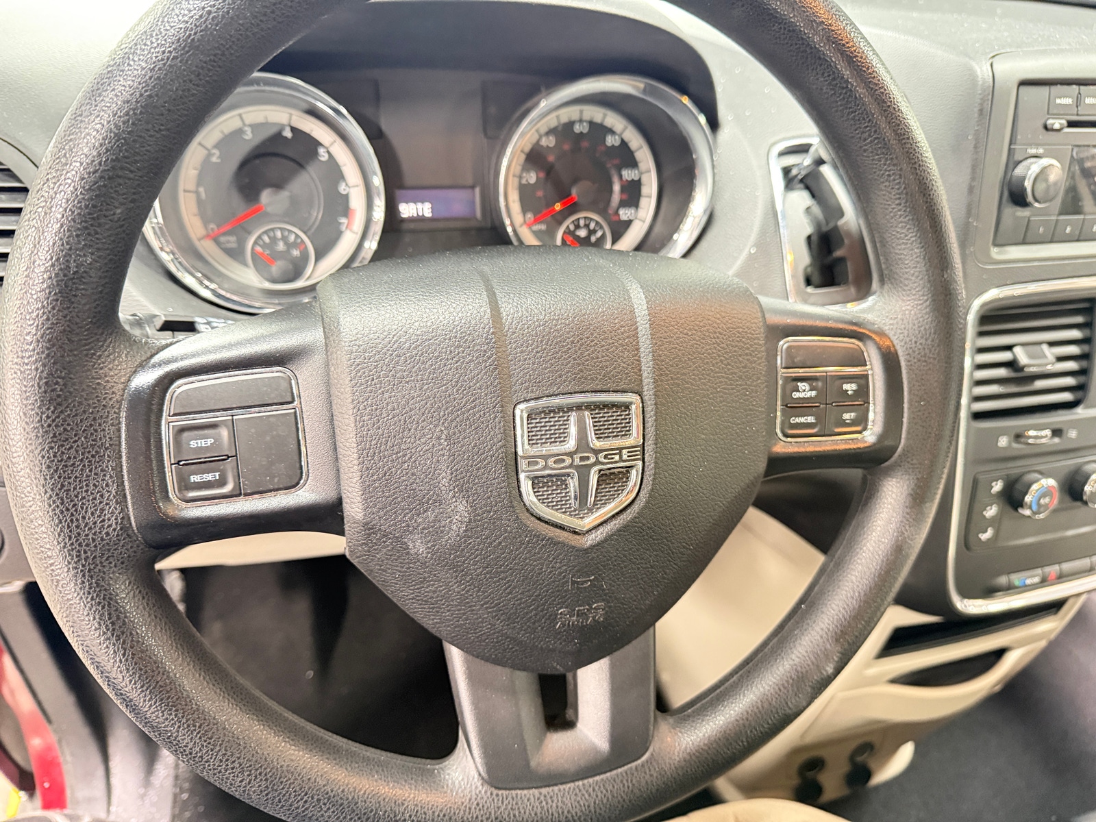 Thumbnail: 2015 Dodge Grand Caravan - 5