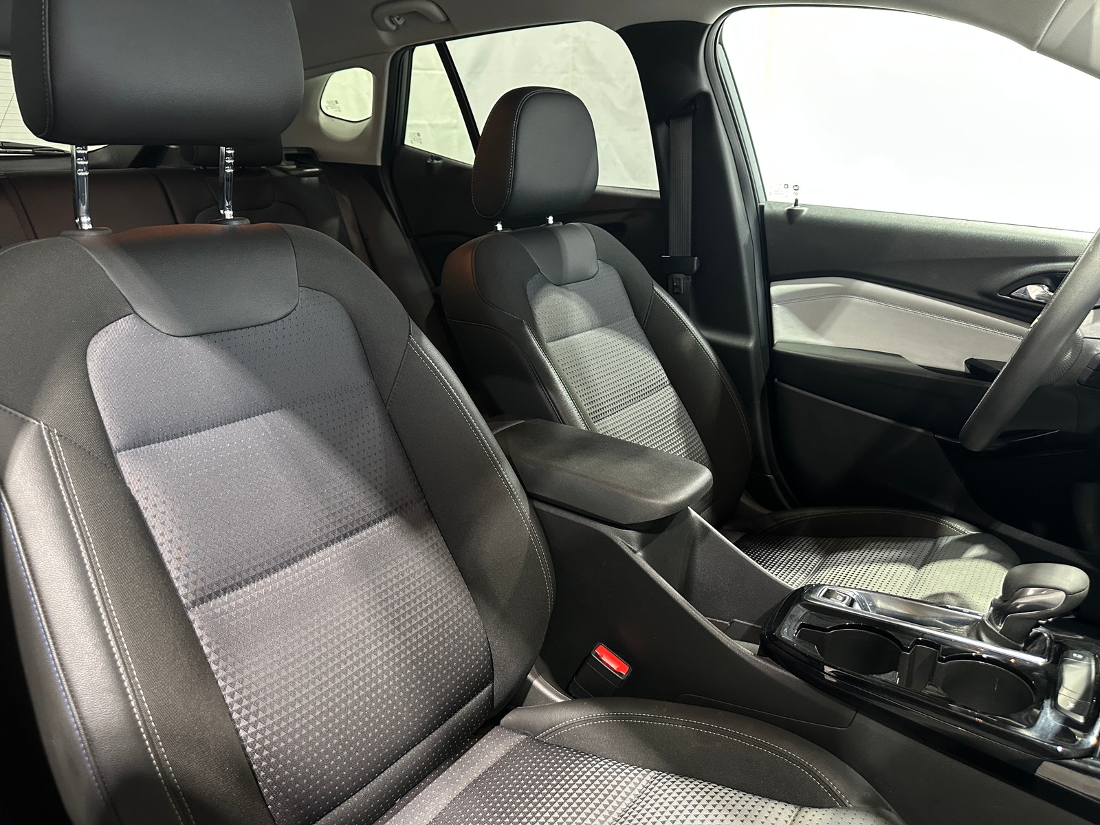 Thumbnail: 2025 Chevrolet Trax - 2