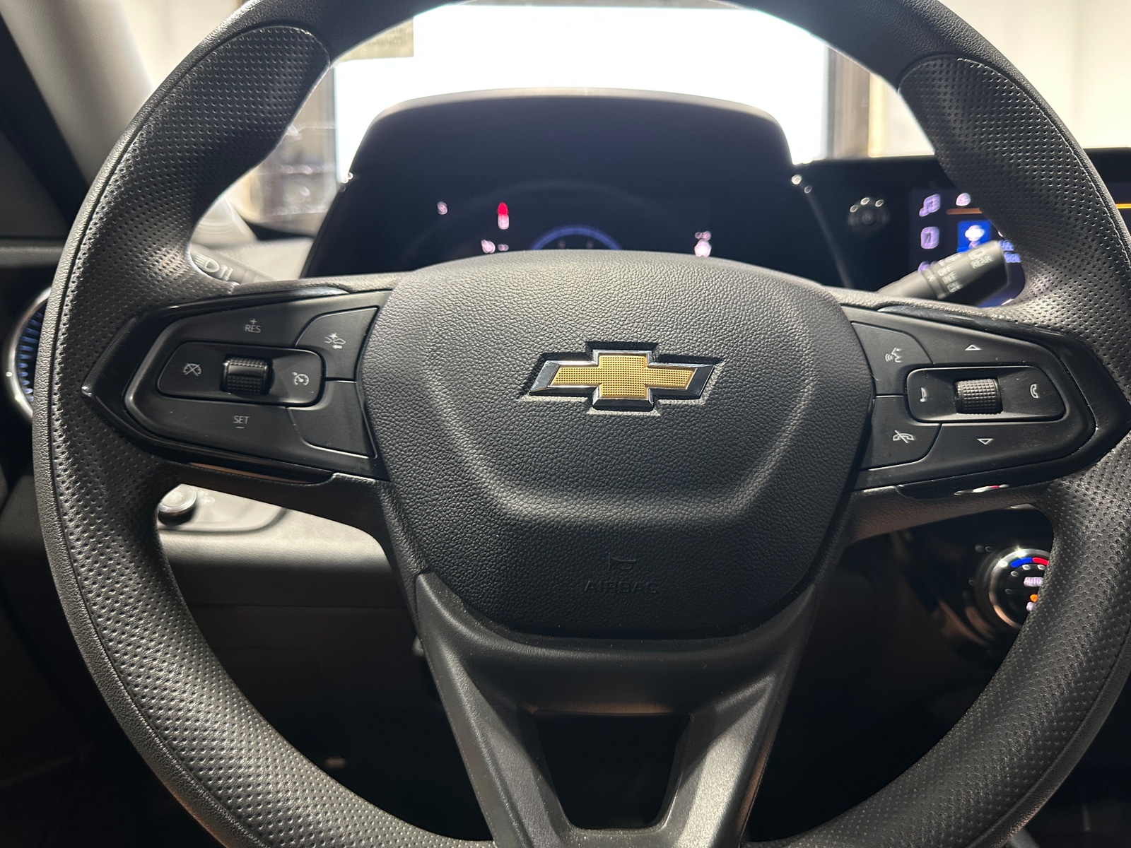 Thumbnail: 2025 Chevrolet Trax - 5