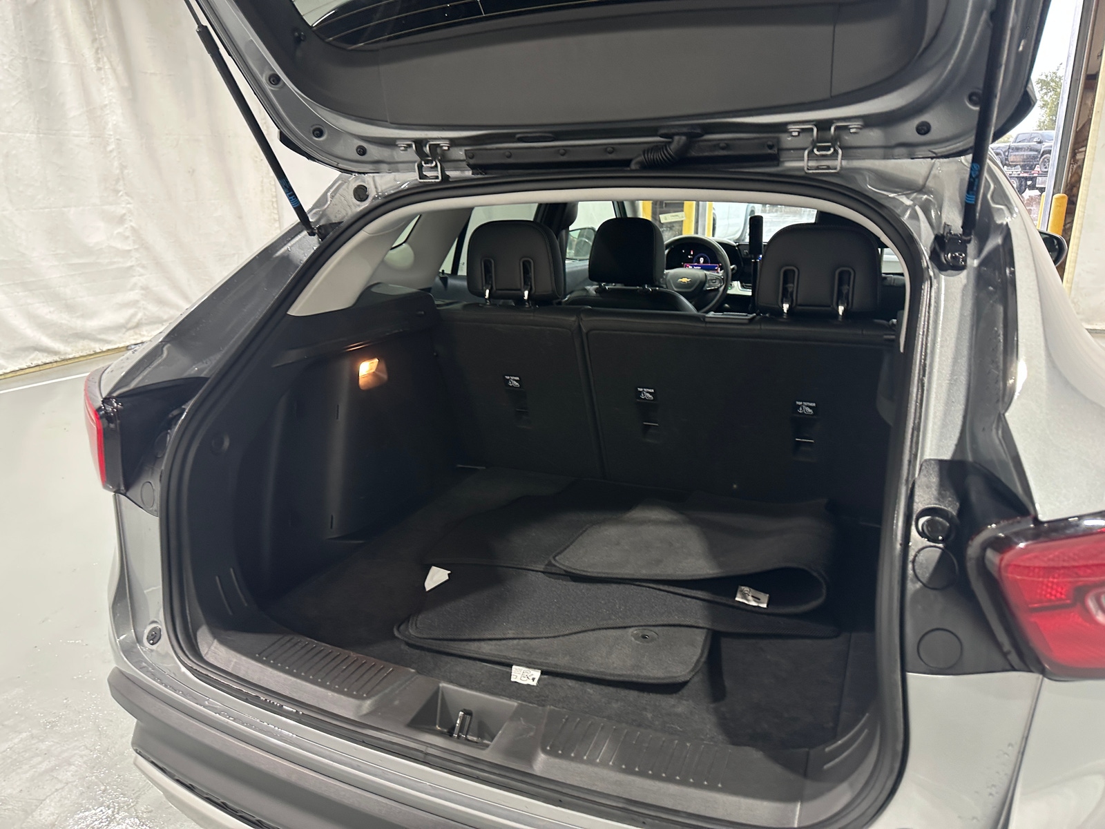 Thumbnail: 2025 Chevrolet Trax - 7