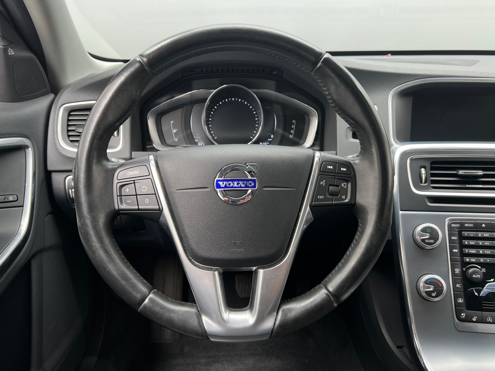 Thumbnail: 2017 Volvo S60 - 4