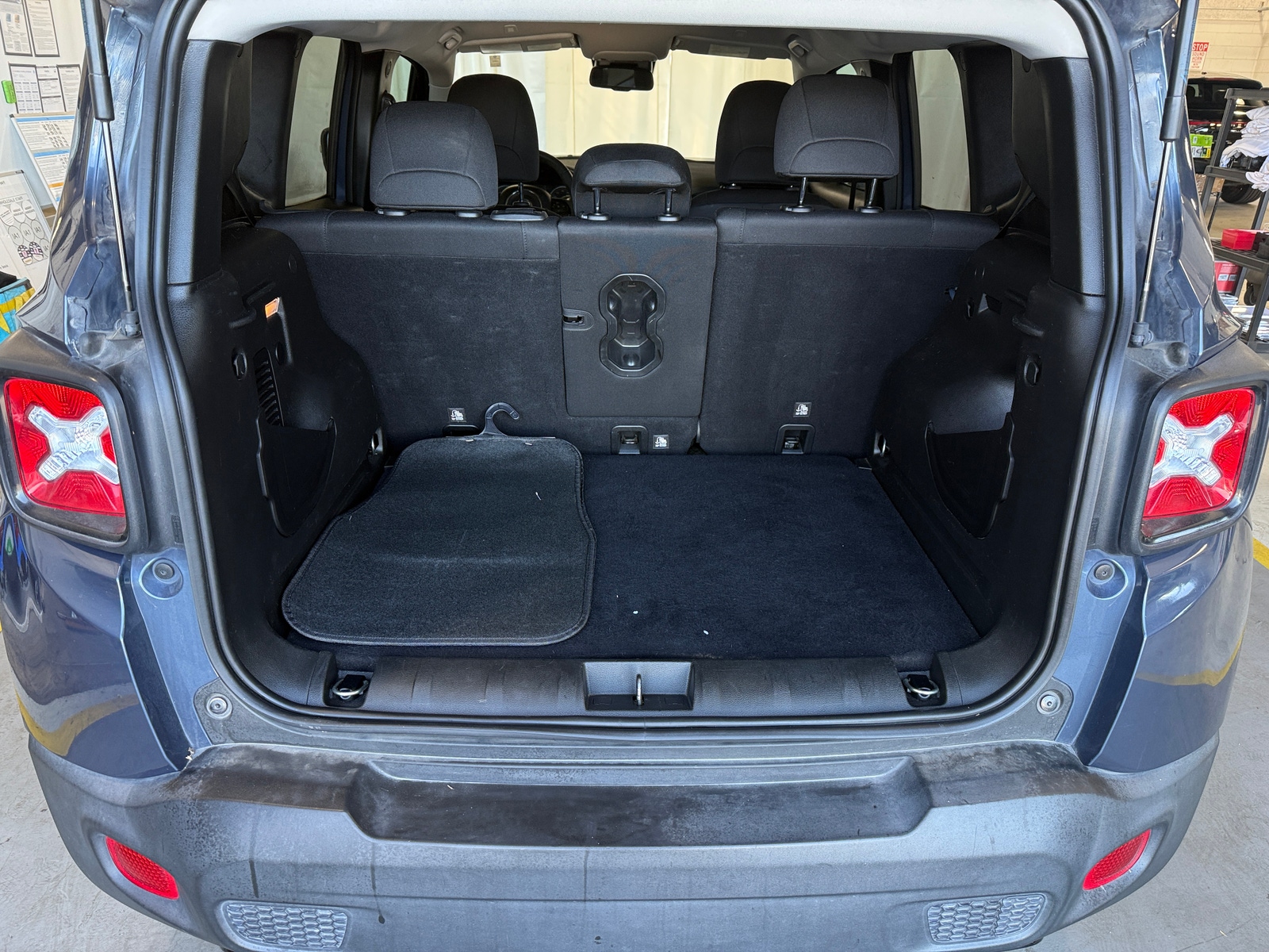 Thumbnail: 2020 Jeep Renegade - 7