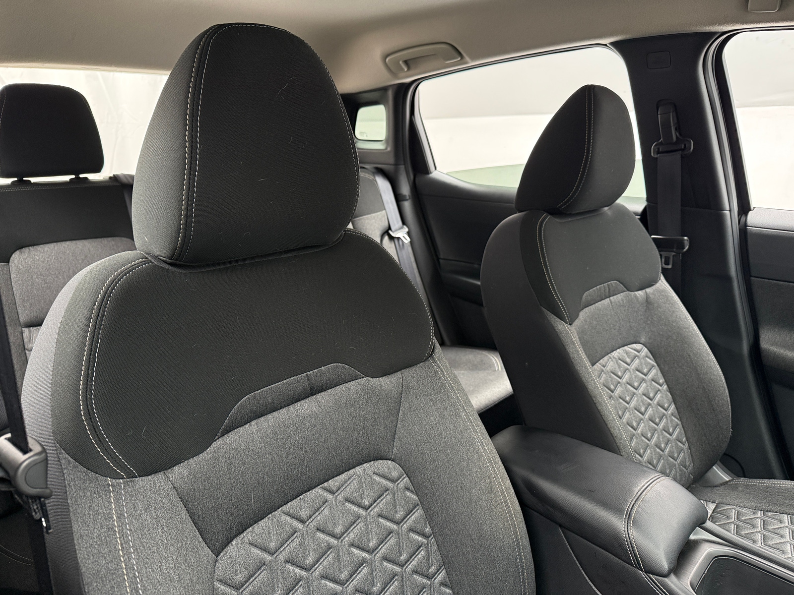 Thumbnail: 2025 Nissan Kicks - 2