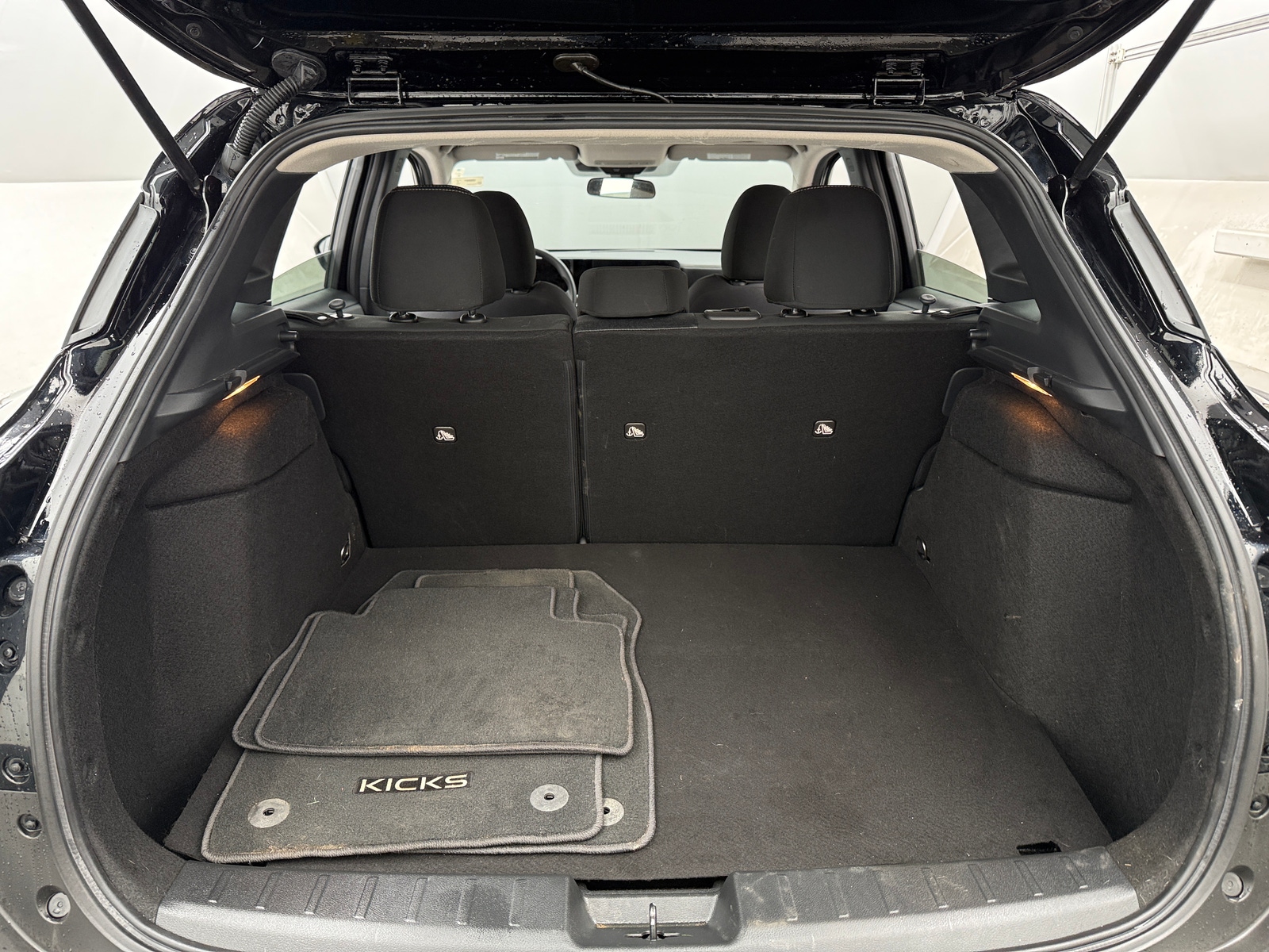 Thumbnail: 2025 Nissan Kicks - 7