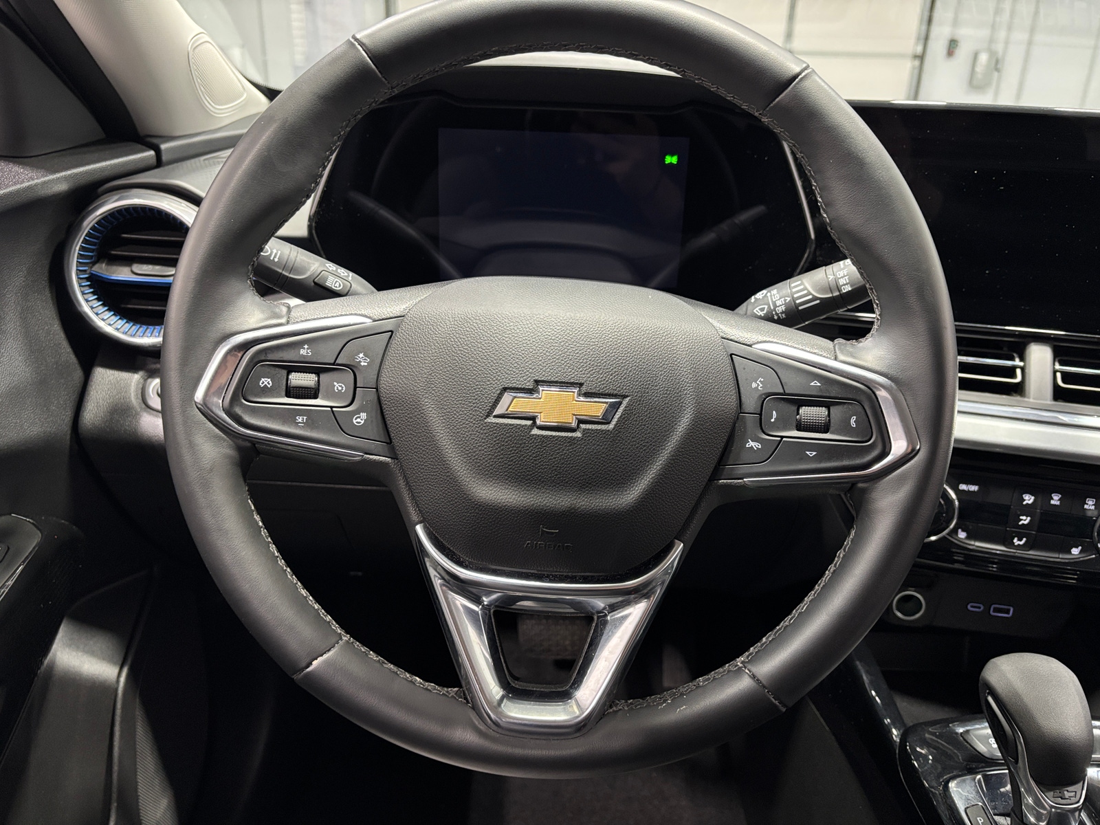 Thumbnail: 2025 Chevrolet Trax - 5